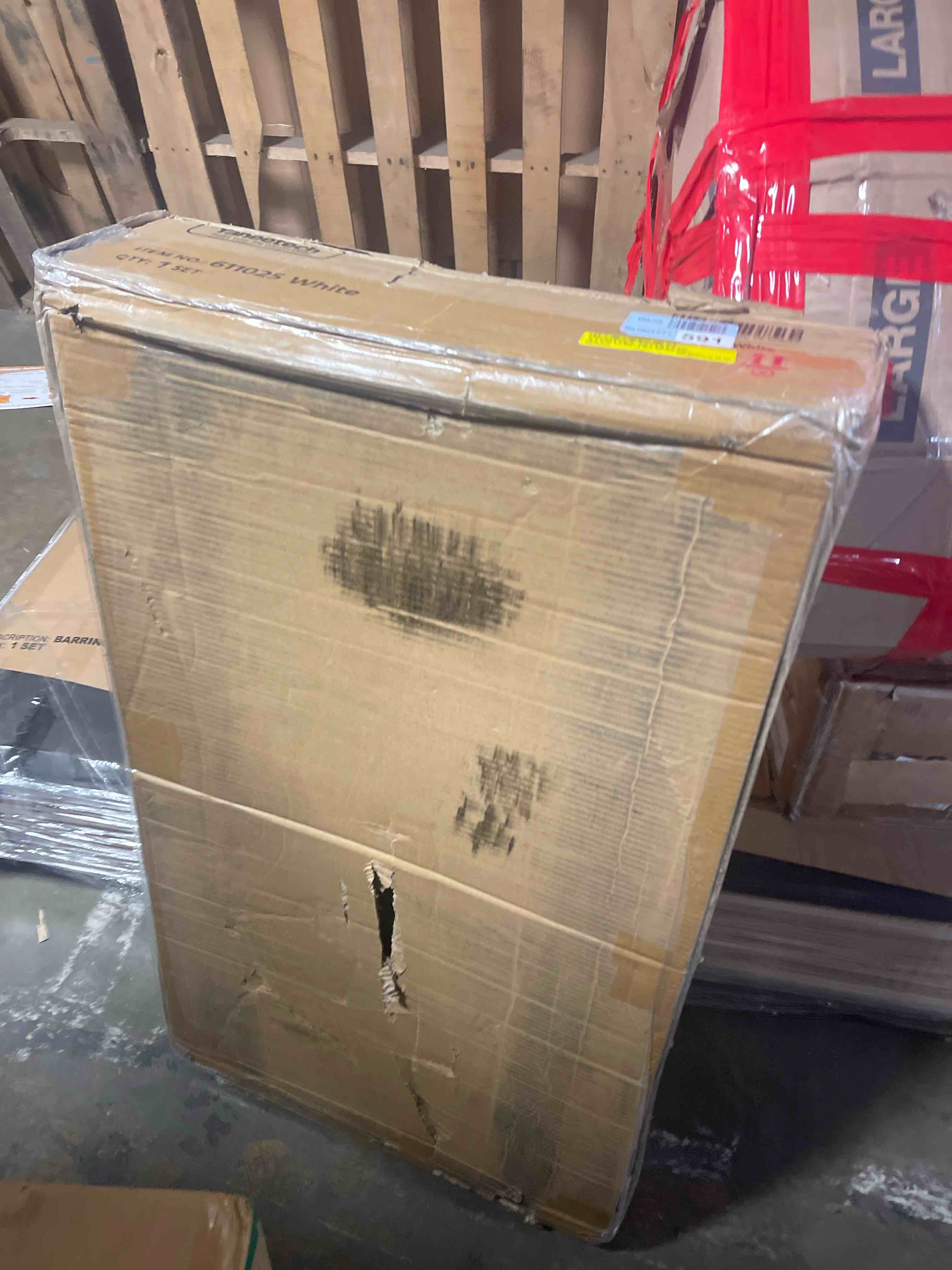 Condition photo showing New/Like New for Gabler 41.5'' Iron Flat Top Floor Bird Cage with Wheels