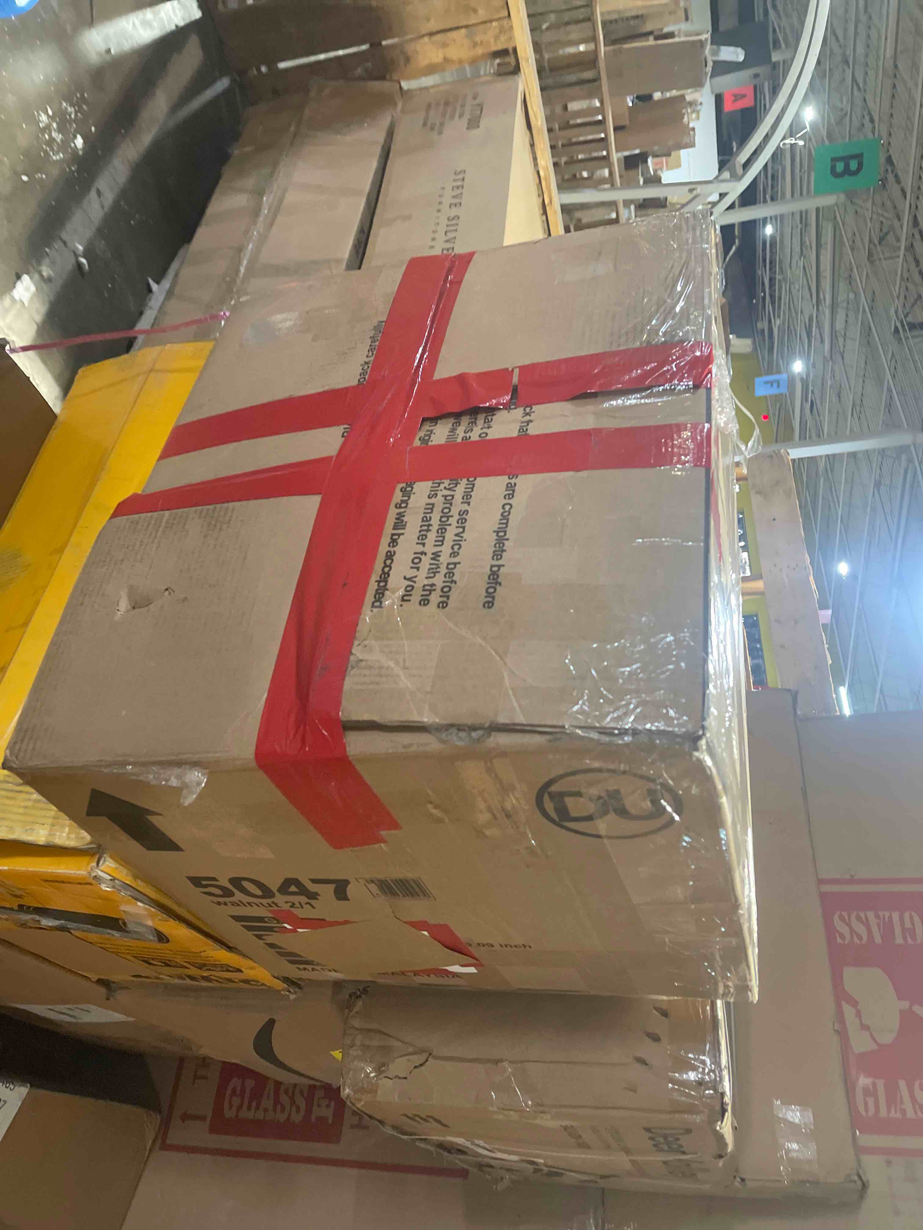 Condition photo showing New/Like New for Alvie 17" Wide Modern Farmhouse Windsor Back Solid Wood Dinning Chairs (Set of 2)