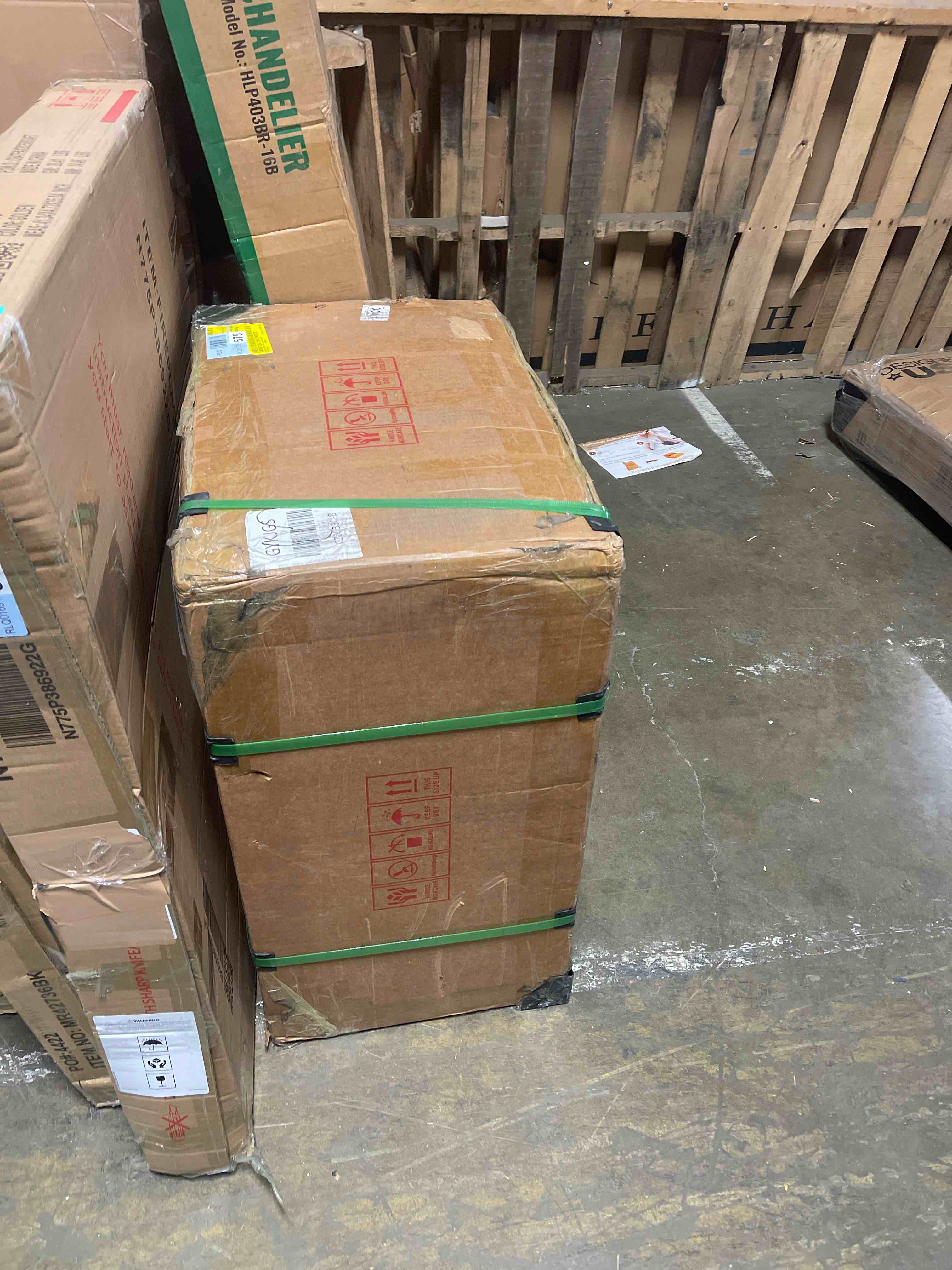 Condition photo showing As Is for Cathelijn Brui 59.05" Round Dining Table for 4-8 People, Modern Wood Kitchen Table