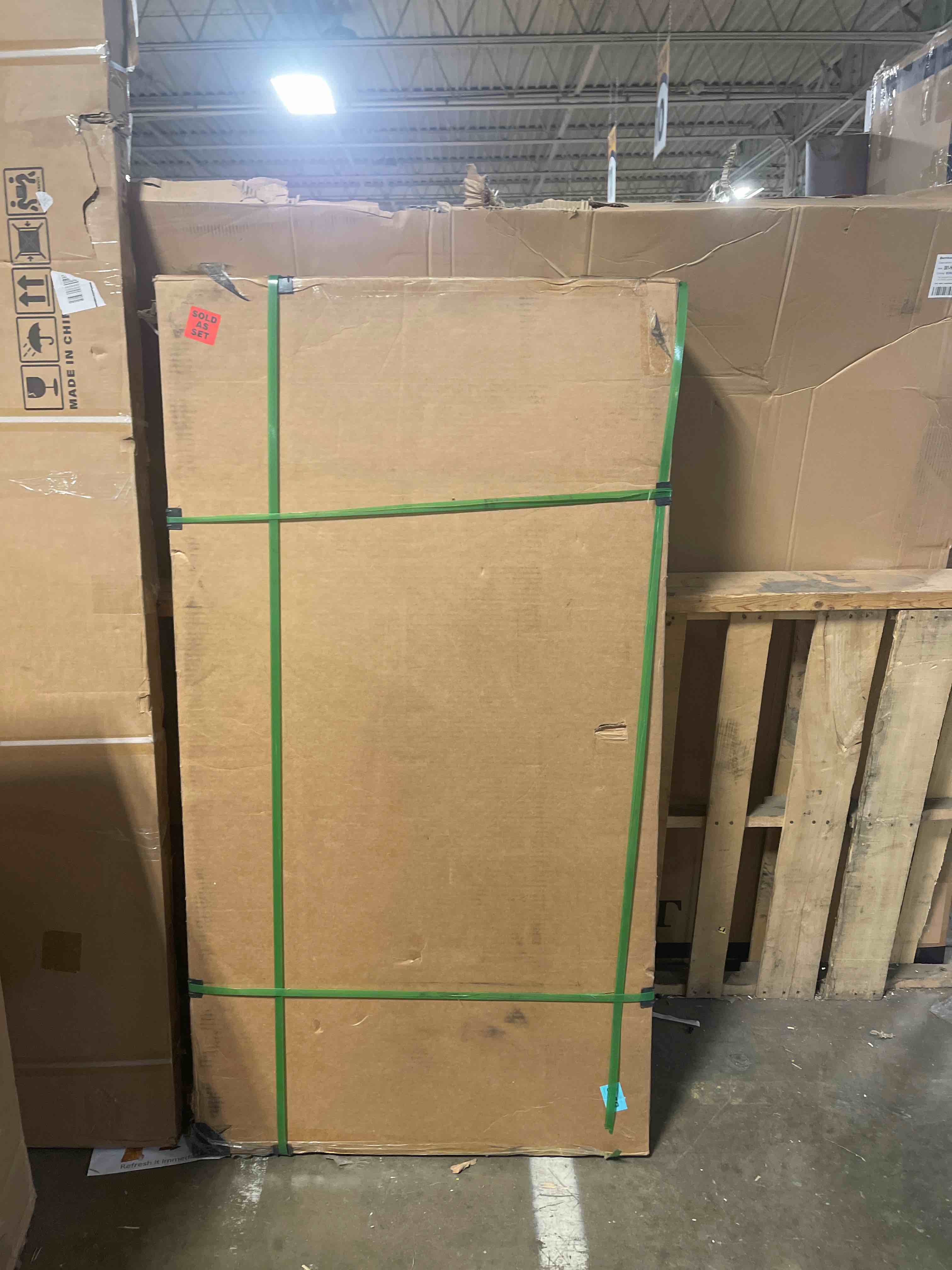 Condition photo showing As Is for Cathelijn Brui 59.05" Round Dining Table for 4-8 People, Modern Wood Kitchen Table