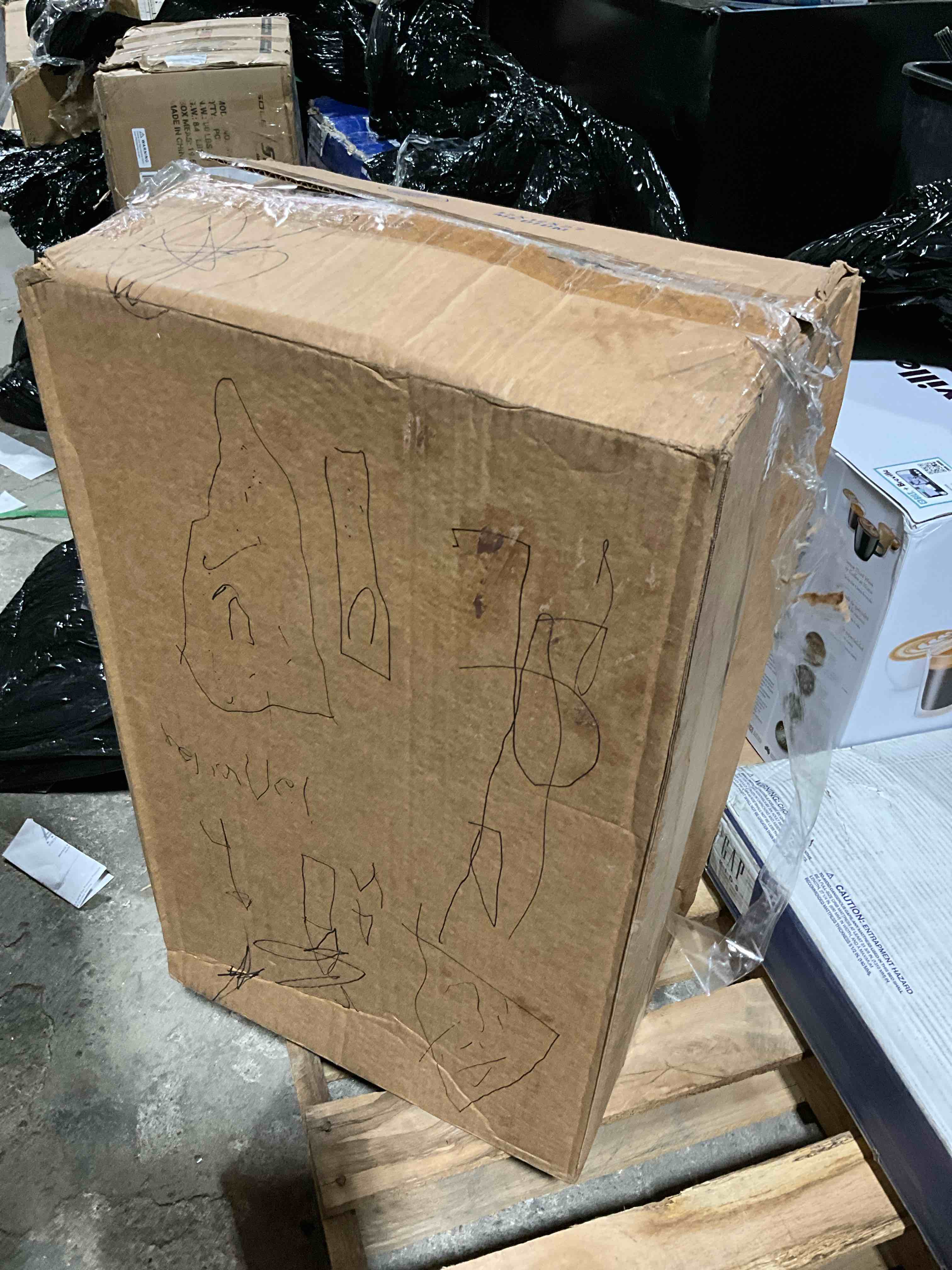 Condition photo showing New/Like New for InUSA Pilot Medium Plastic 4-Wheel Spinner Luggage  Wine (IUPIL00M-WIN)