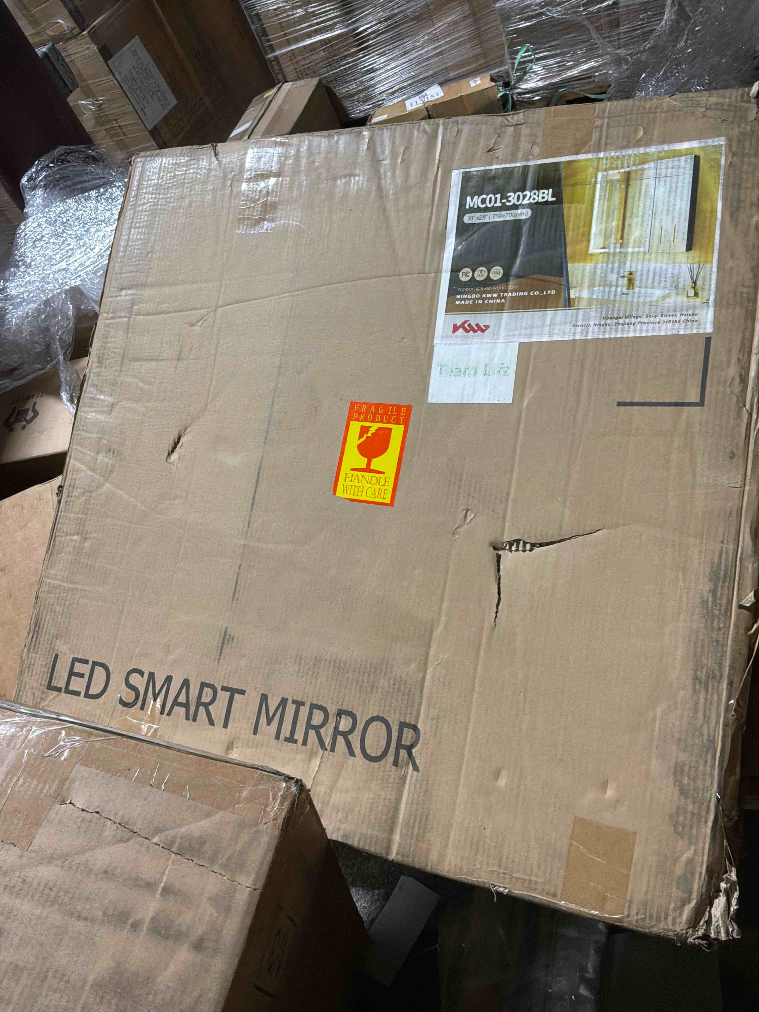 Condition photo showing New/Like New for kww lighted medicine cabinet with mirror mc01-3028  