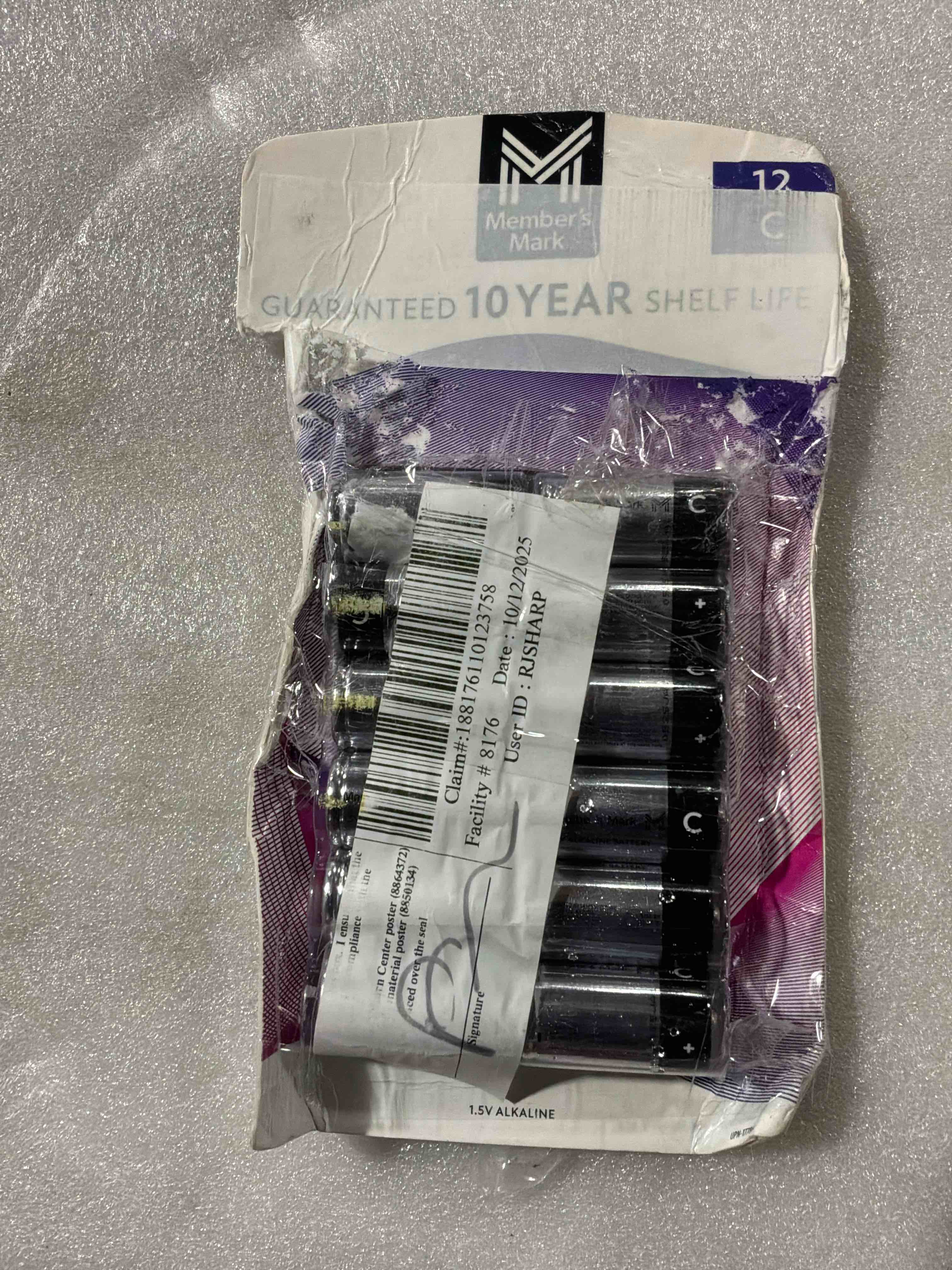 Condition photo showing Good Condition for 12-pack of c batteries 