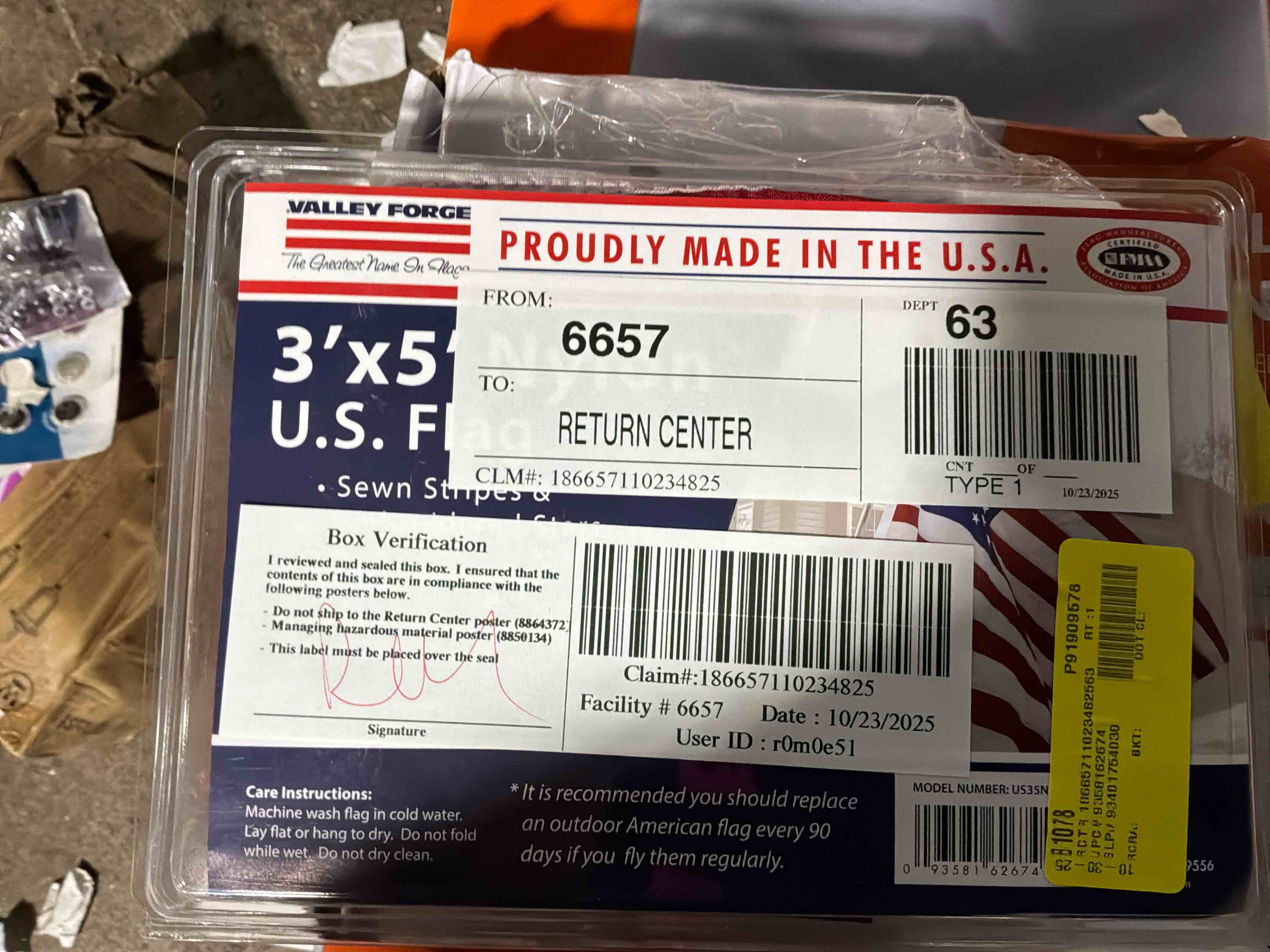 Condition photo showing Good Condition for 3'x5' nylon u.s. flag