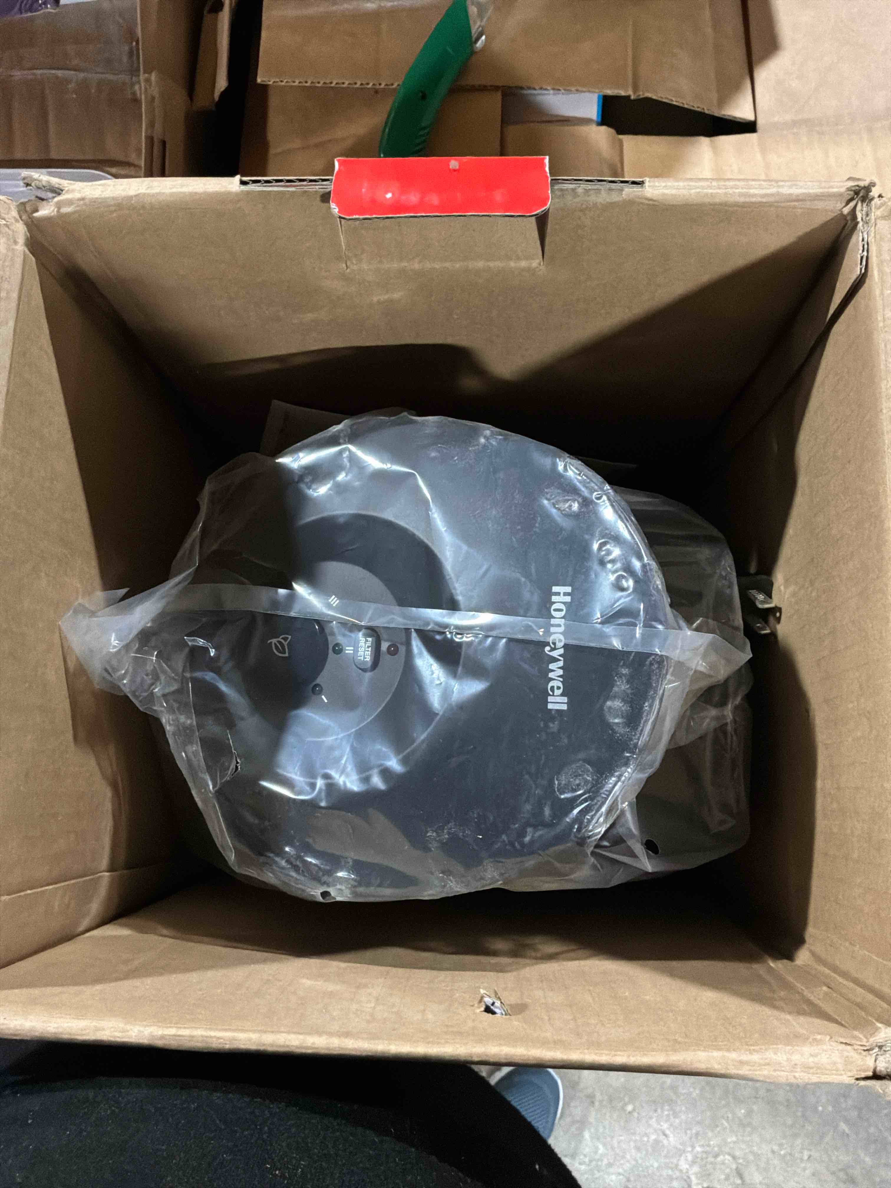 Condition photo showing New/Like New for honeywell - hepa tower air purifier for medium/large rooms - black