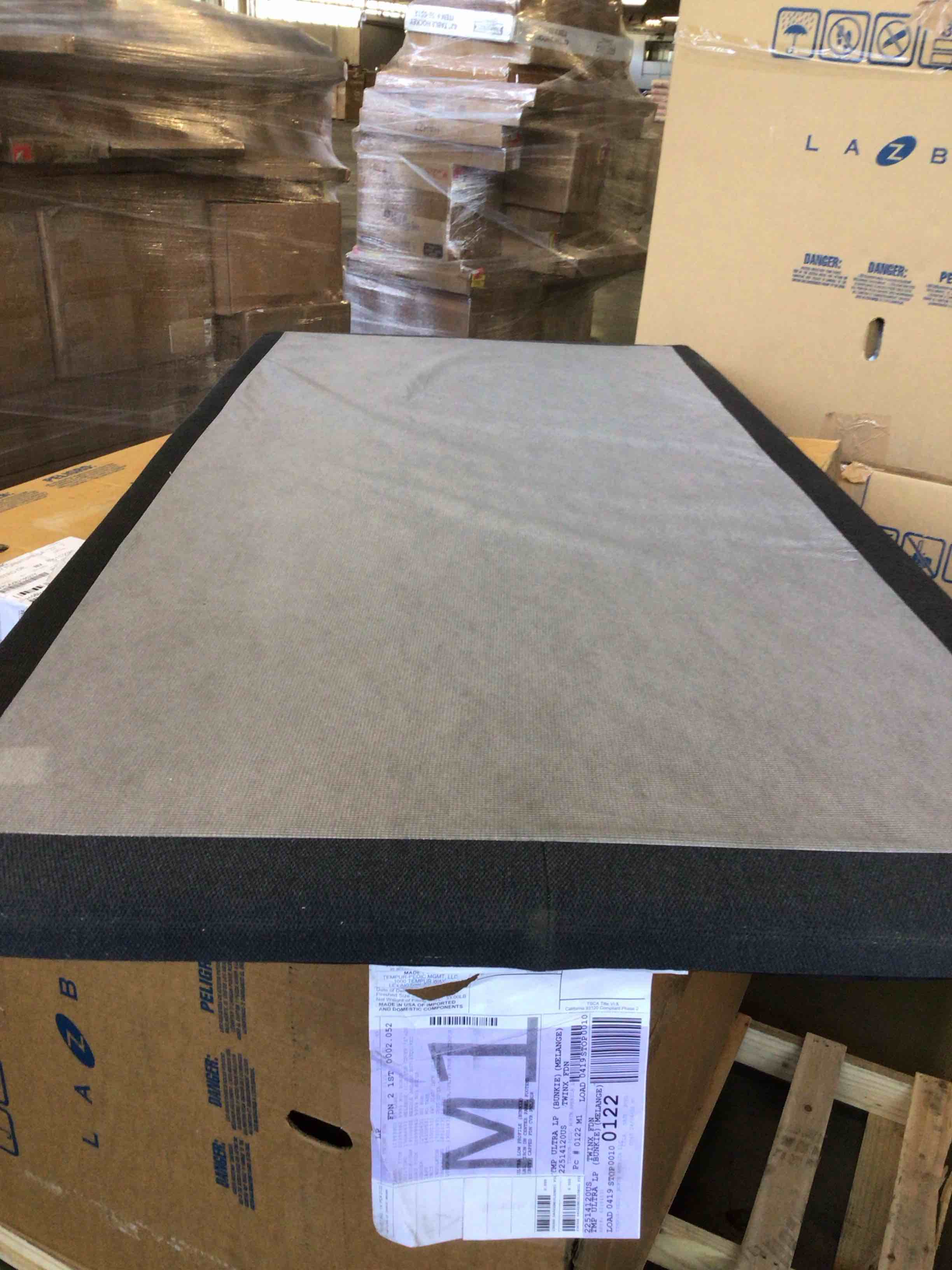 https://s3.amazonaws.com/lotting-images-prod/bidfta/TEA4398900_1775767732540.jpeg
