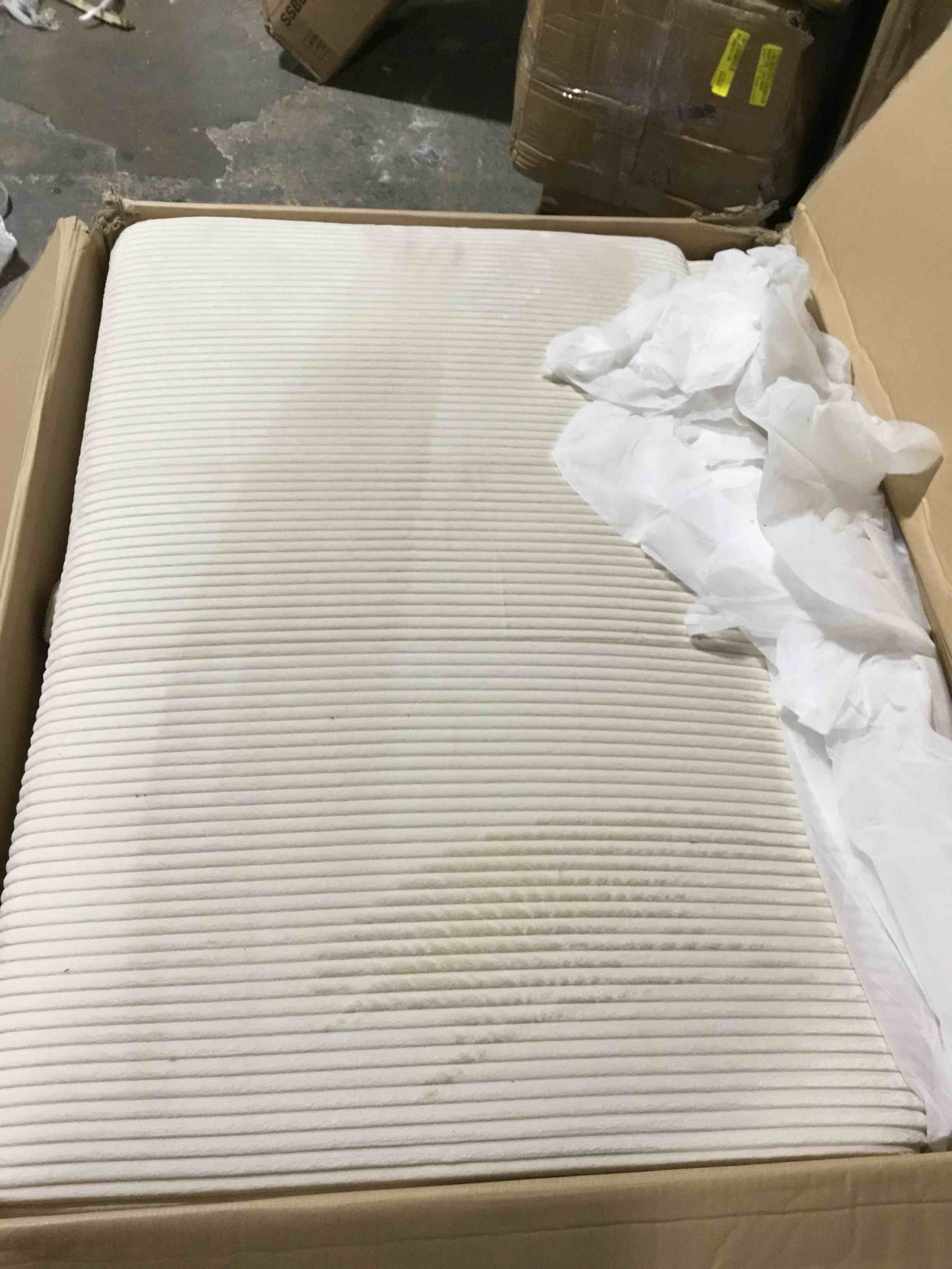 Condition photo showing New/Like New for Modern Sectional Couch Sofa with 5 Pillows, Luxurious Modular Sectional Couch with Chaise Ottoman