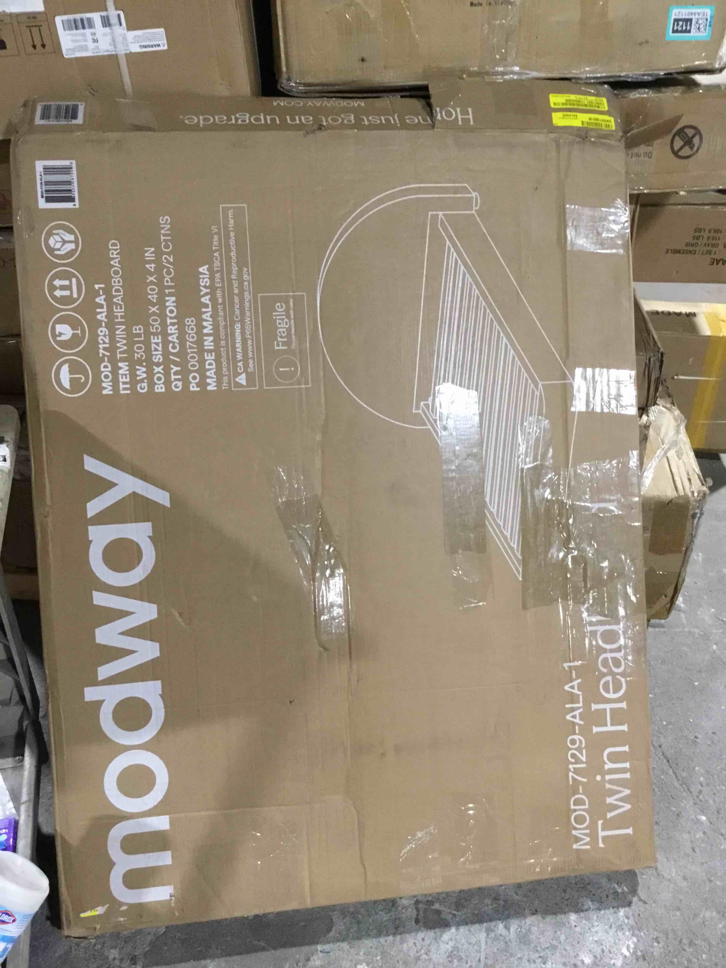 Condition photo showing New/Like New for Resort Performance Velvet Arched Round Twin Platform Bed In Alabaster By Modway