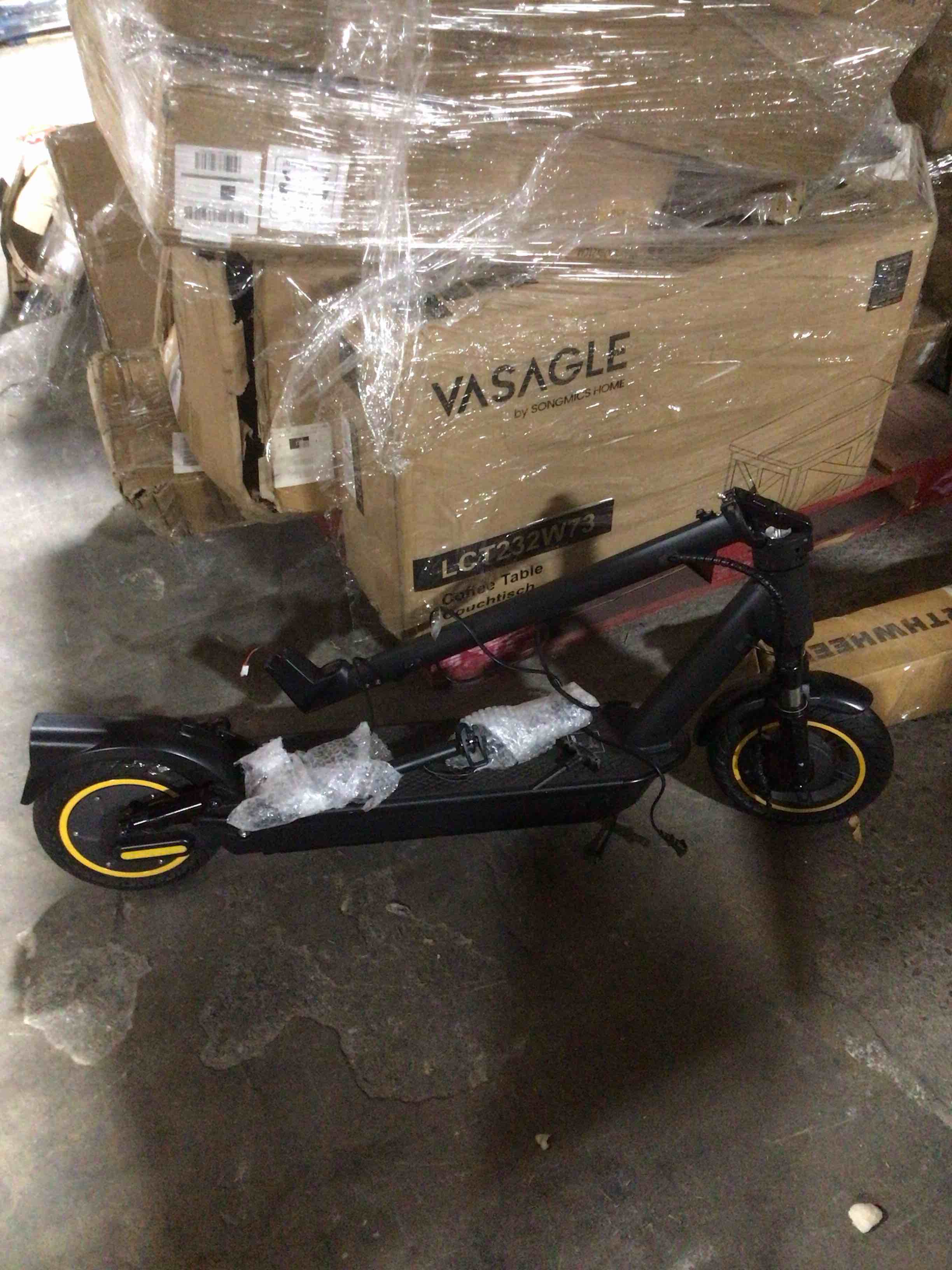 Condition photo showing As Is for AOVOPRO ESMAX 500W 14.5Ah Dual Suspension Dual Brake 10 inch Tyre Foldable Electric Scooter