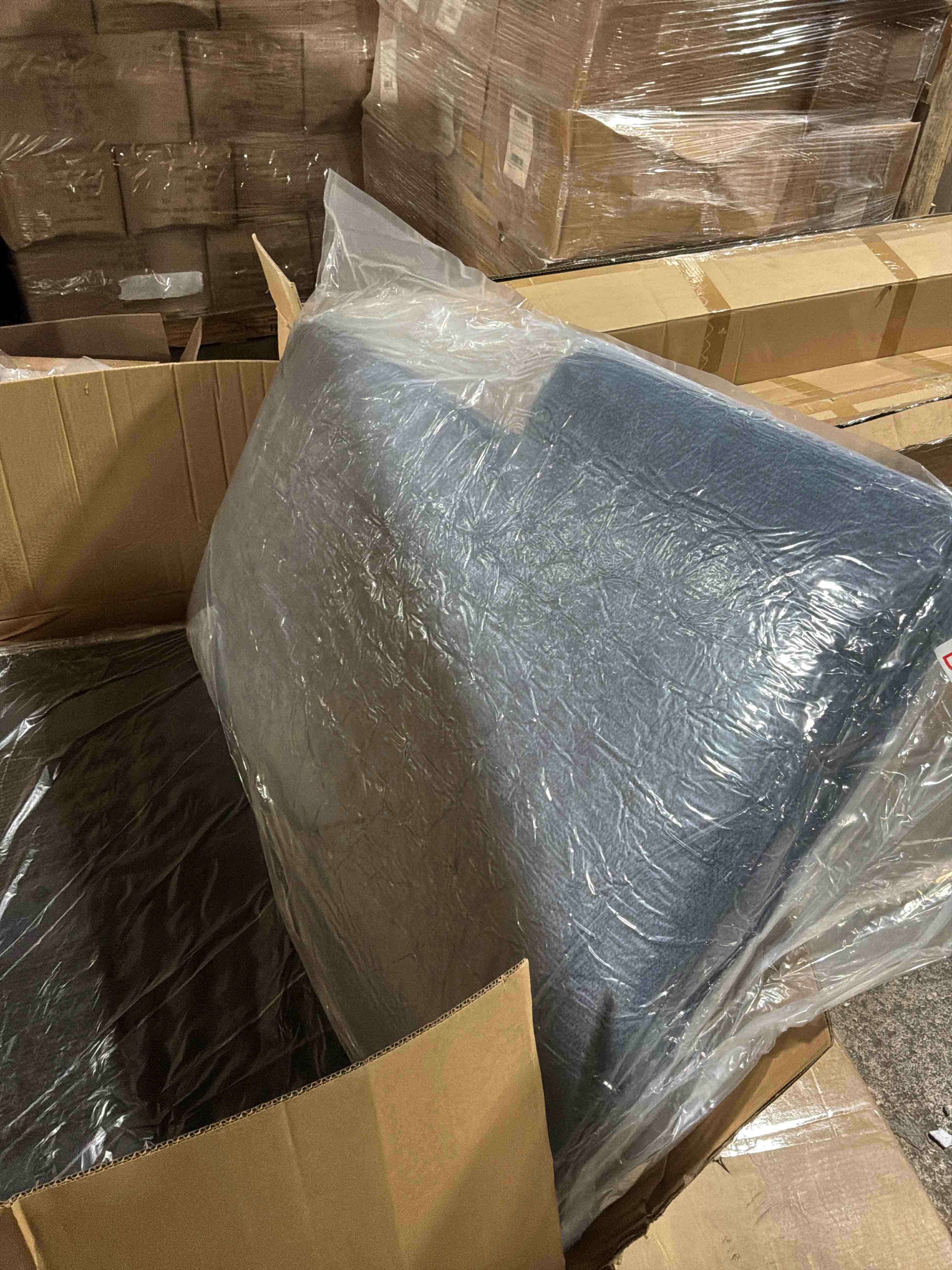 Condition photo showing New/Like New for VANOMi Chaise Lounge Chair Indoor with Adjustable Backrest, Upholstered Sofa Bed with Thick Cushion and Armrests, Modern Leisure Recliner Chair for Living Room, Bedroom, Office, Navy Blue