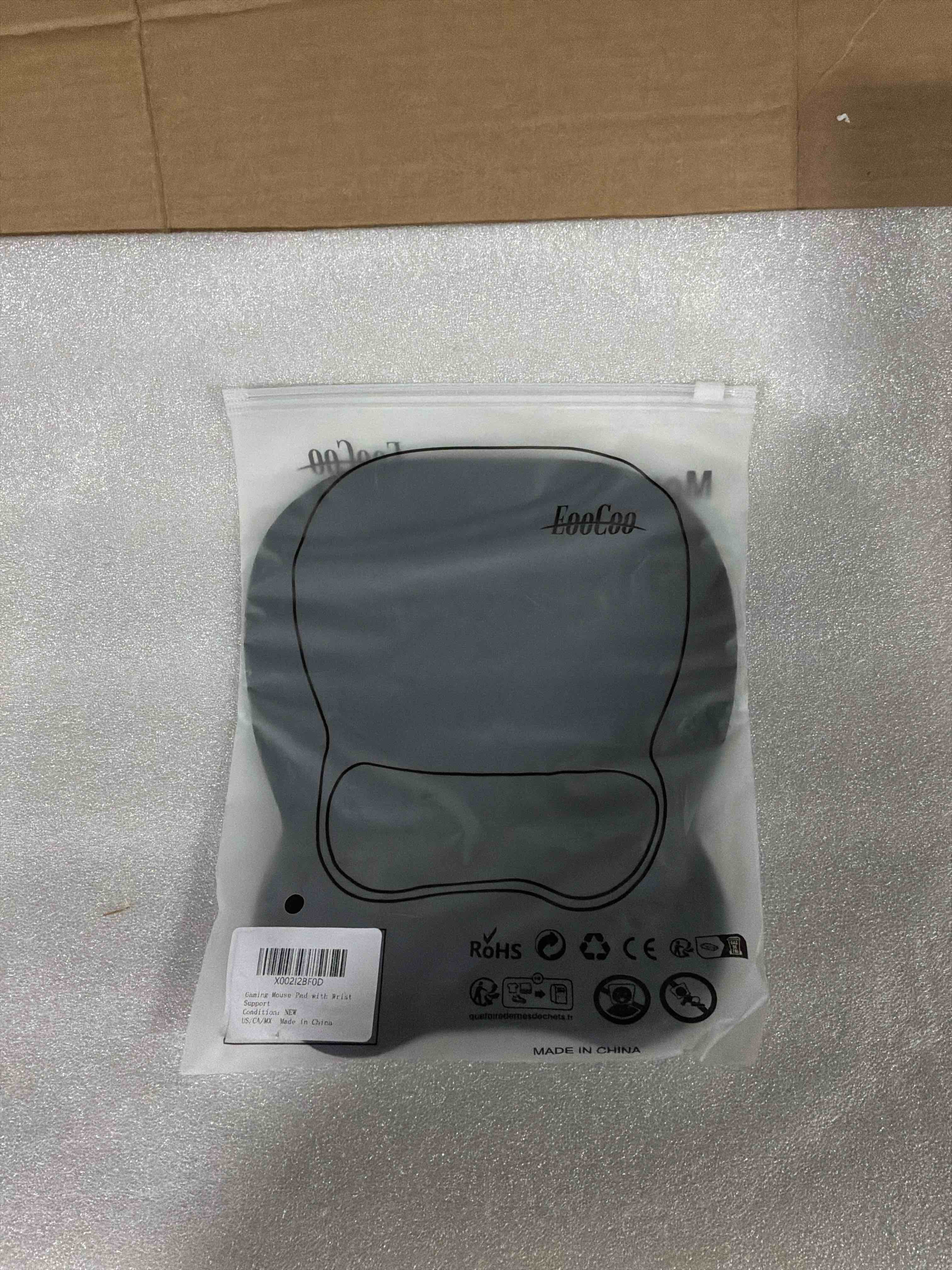Condition photo showing New/Like New for EooCoo Ergonomic Mouse Pad with Wrist Support, Mousepad with Memory Foam Wrist Rest and Non-Slip Base for Computer, Cafe, Home & Office, 9.64 x 8.26 in Office Desk Accessories Black
