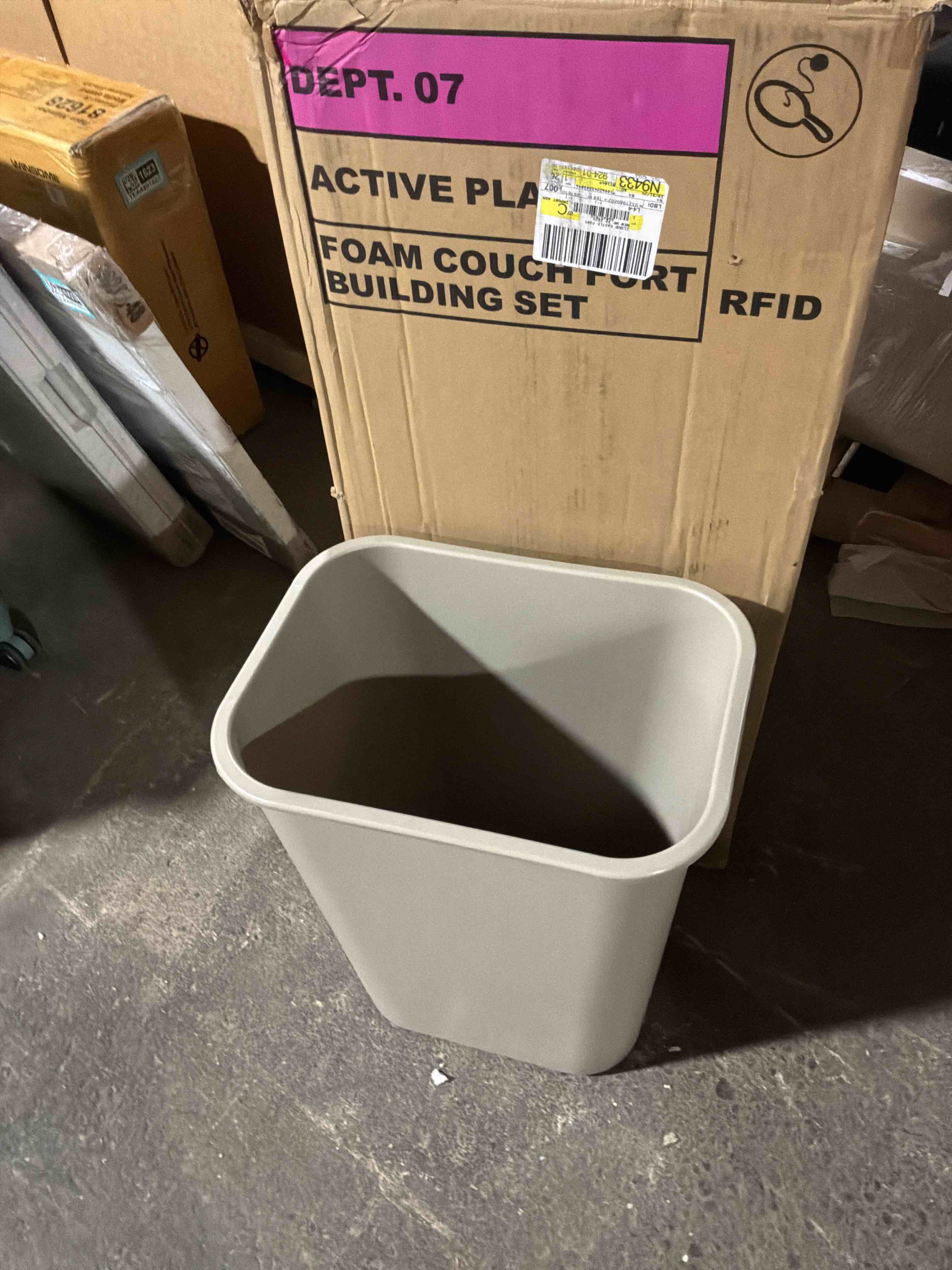 Condition photo showing Good Condition for Rubbermaid Commercial Products Resin Wastebasket/Trash Can, 7-Gallon/28-Quart, Gray, Plastic, for Bedroom/Bathroom/Office, Fits Under Desk/Sink/Cabinet 7 Gallons Gray 1