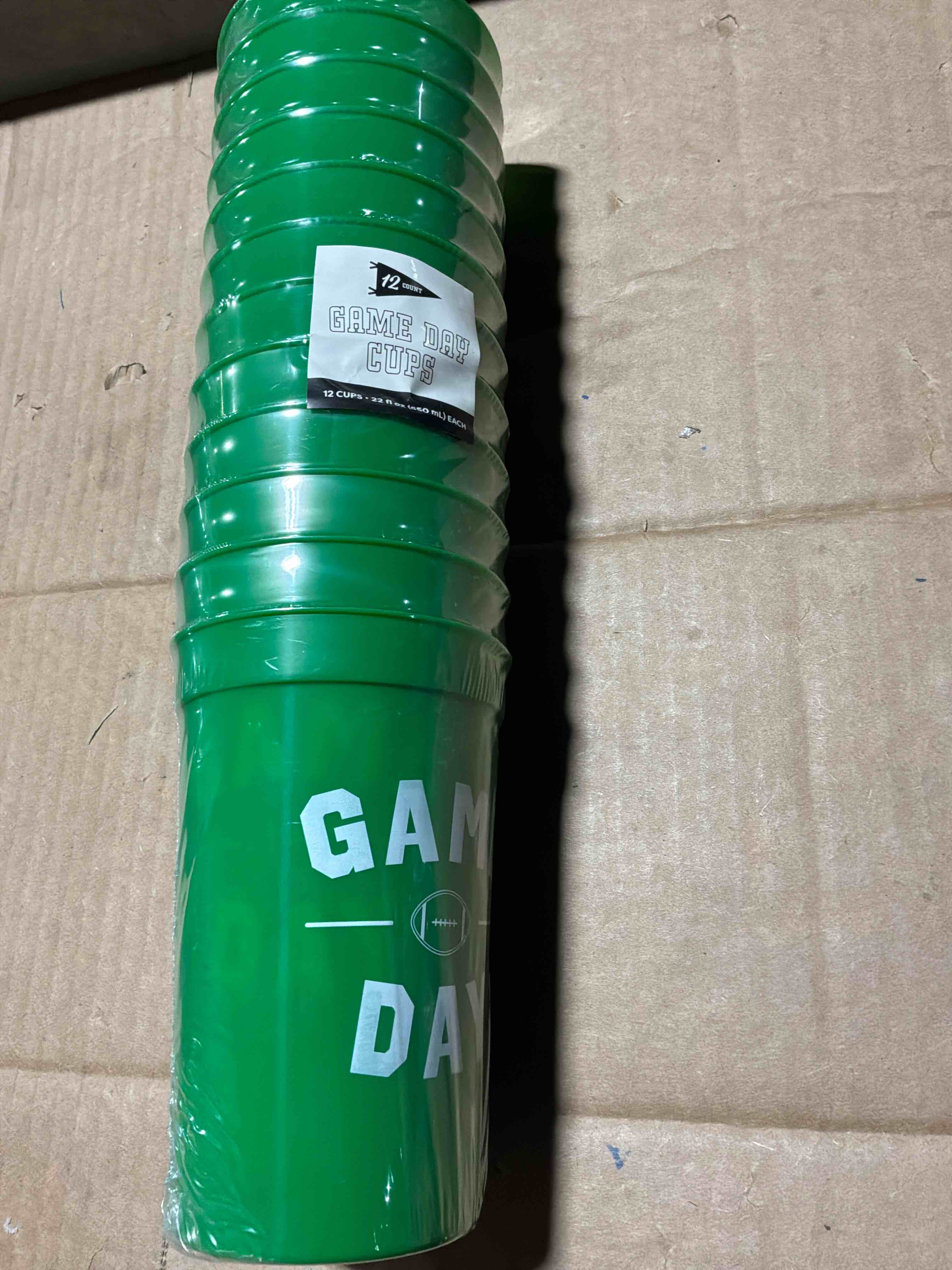 Condition photo showing New/Like New for 12pk 22 fl oz Green Cups