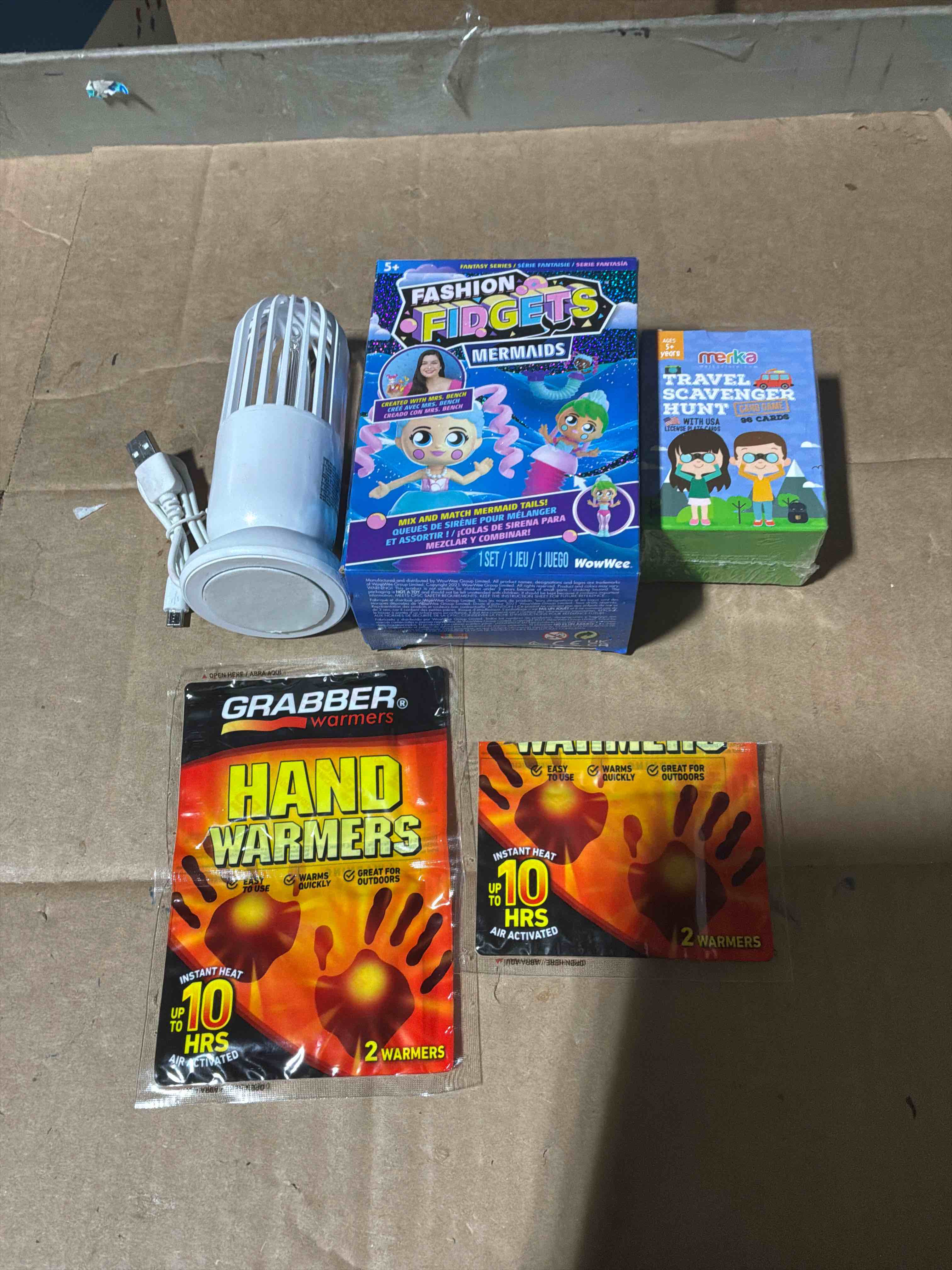 Condition photo showing Good Condition for Fashion Fidgets Fantasy Series - Mermaids,and lampe Desinfectante 360