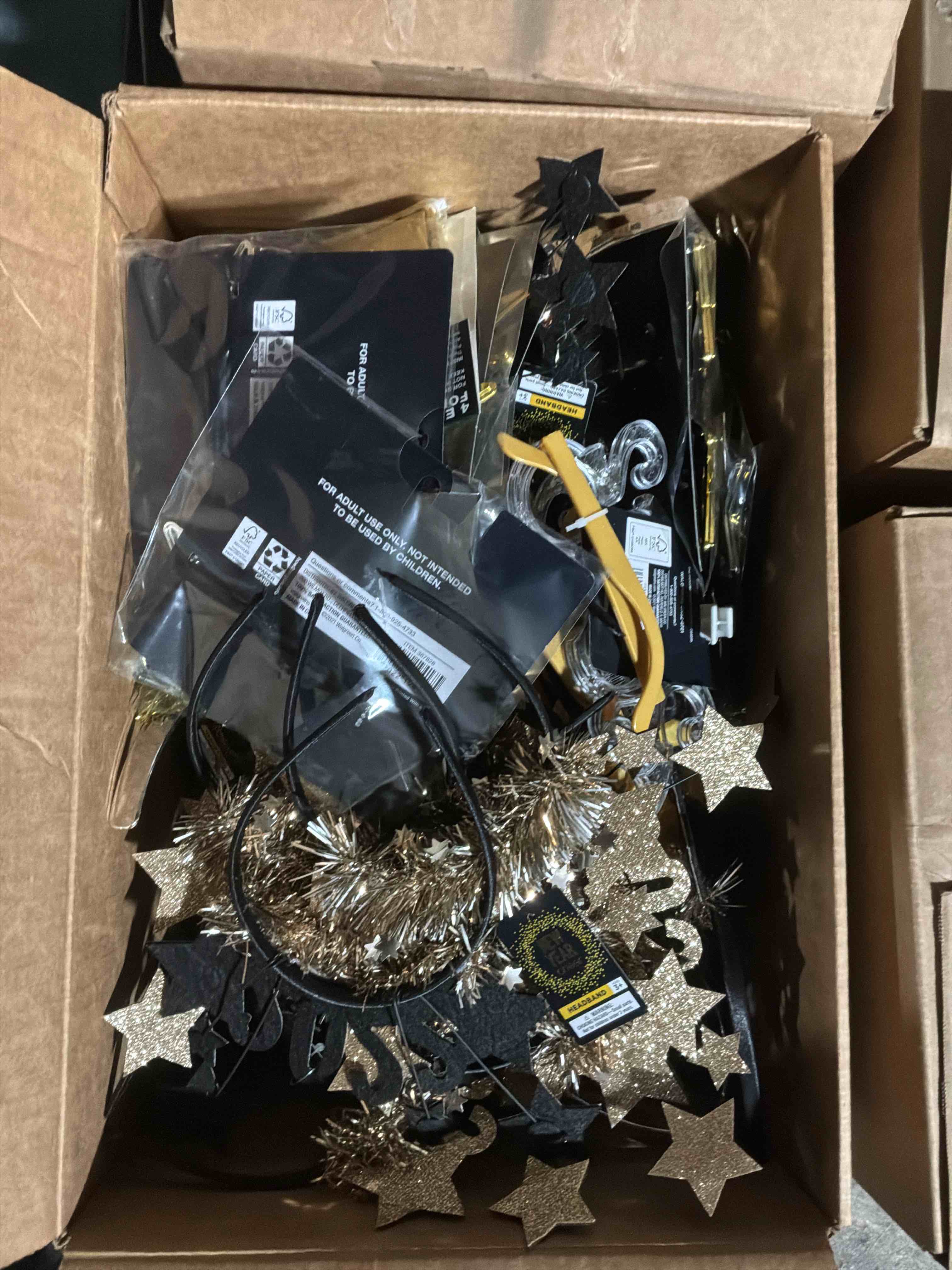 Condition photo showing Good Condition for box lot of miscellaneous items 