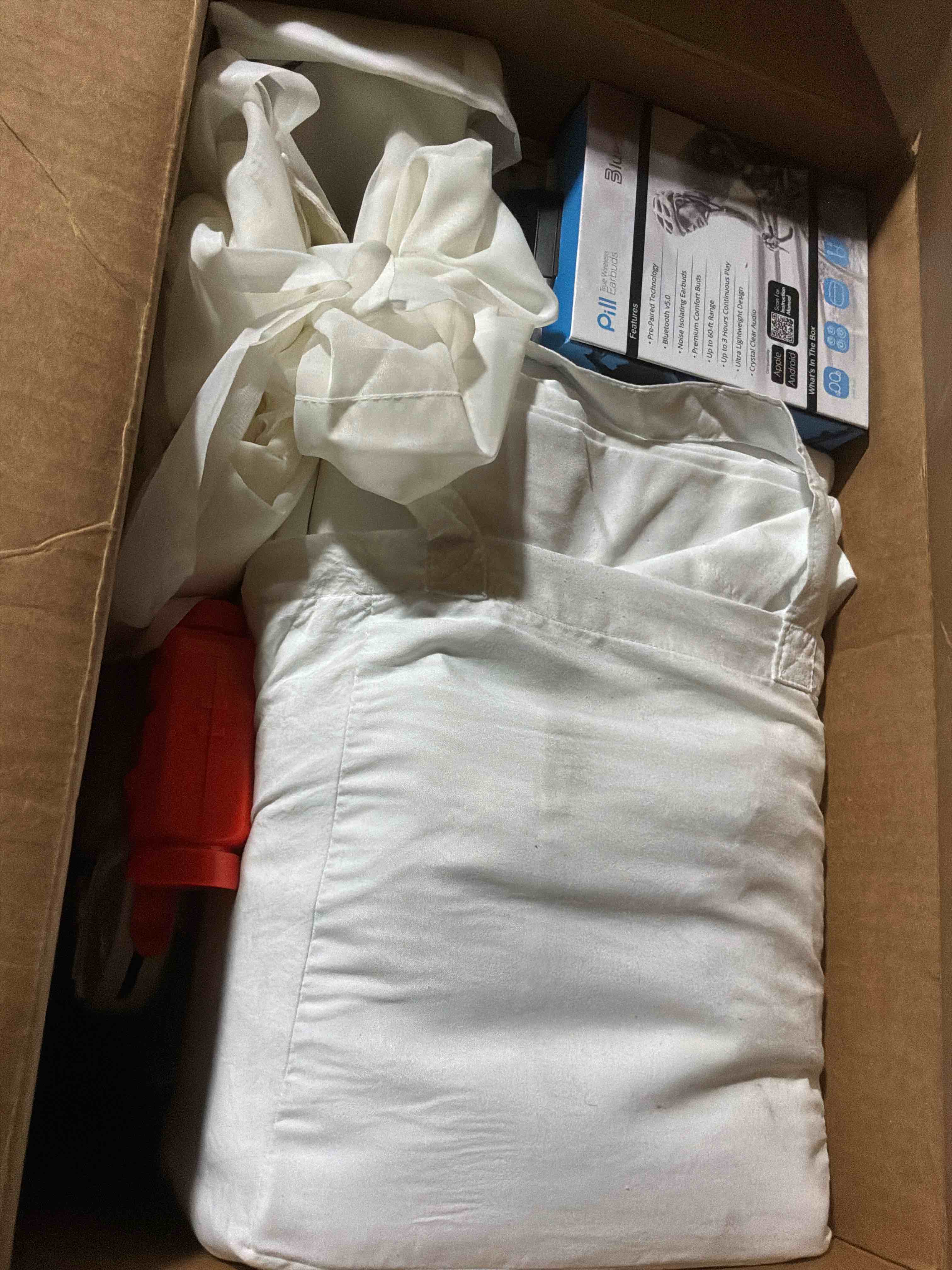 Condition photo showing Good Condition for box lot of miscellaneous items 