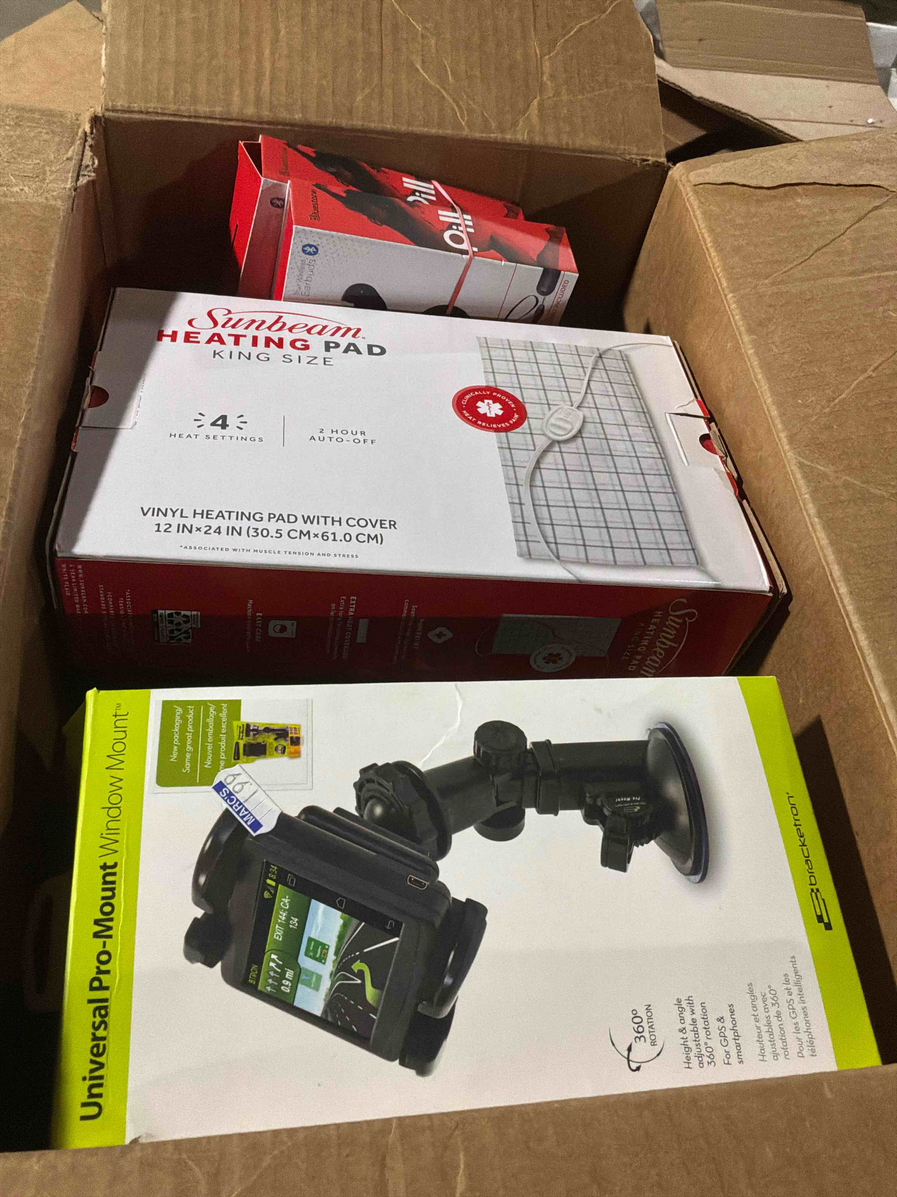 Condition photo showing Good Condition for box lot of miscellaneous items 