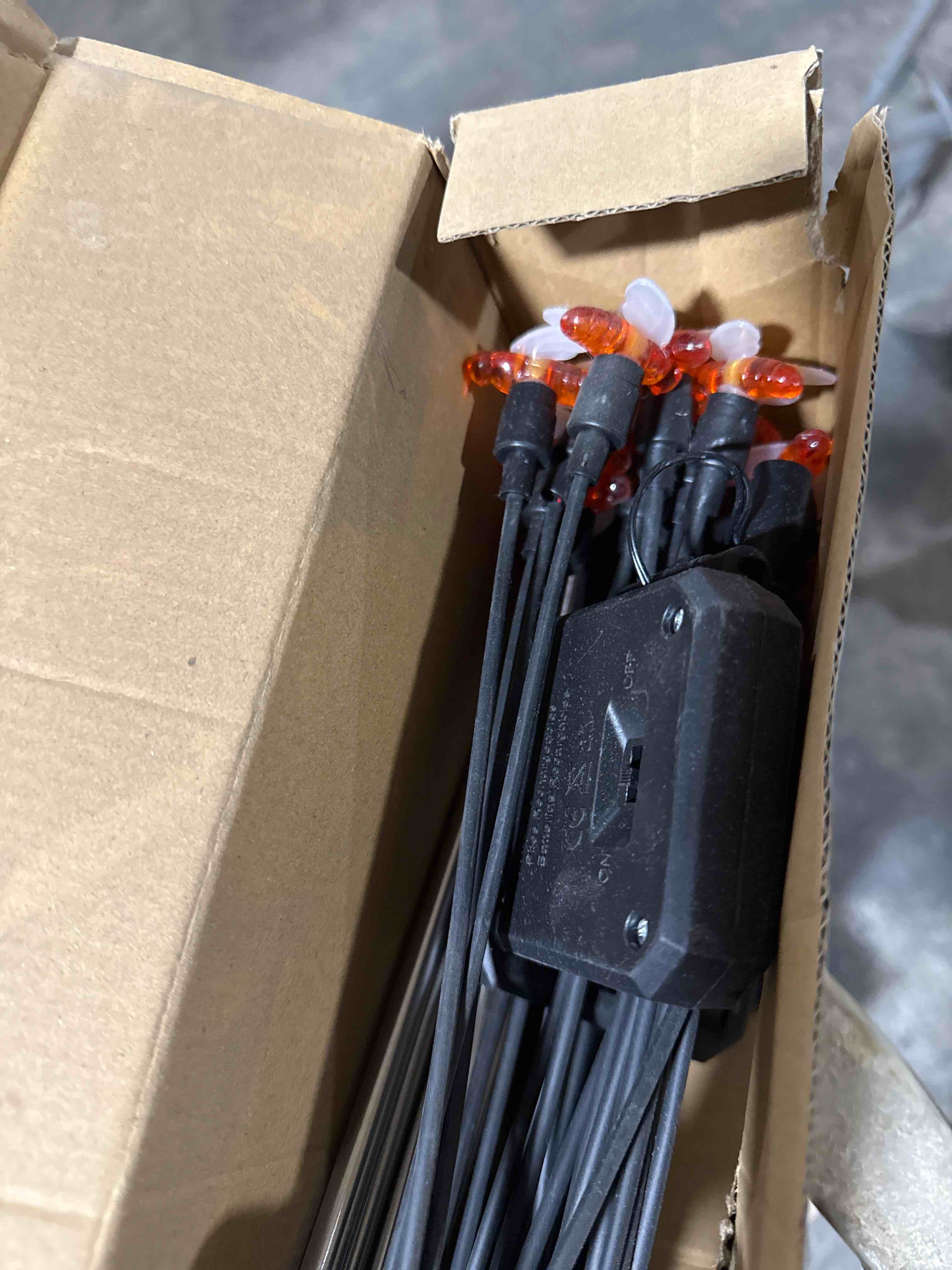 Condition photo showing New/Like New for firefly swaying garden bee lights 6pk 