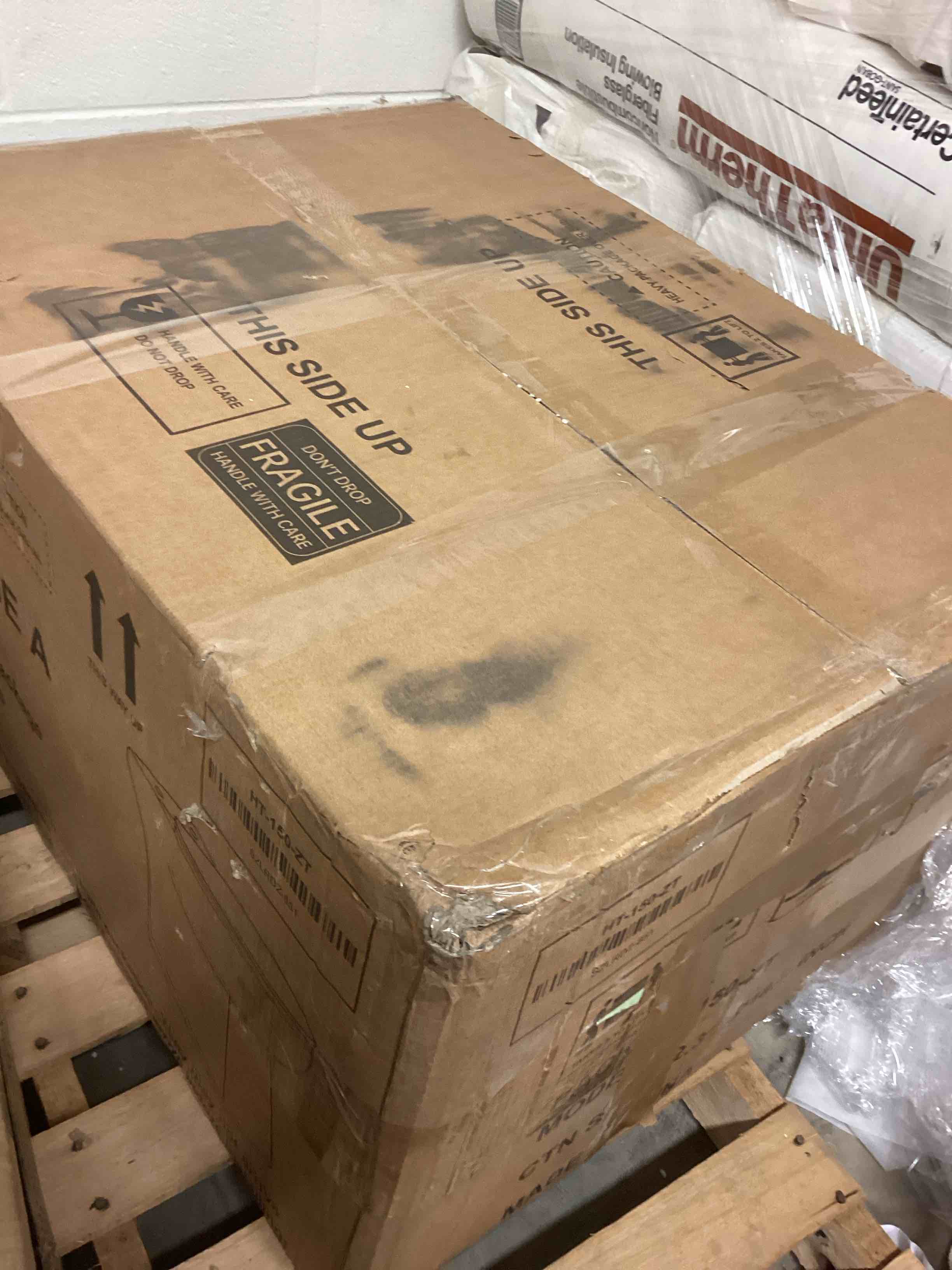https://s3.amazonaws.com/lotting-images-prod/bidfta/TEA4411065_1776793107012.jpeg
