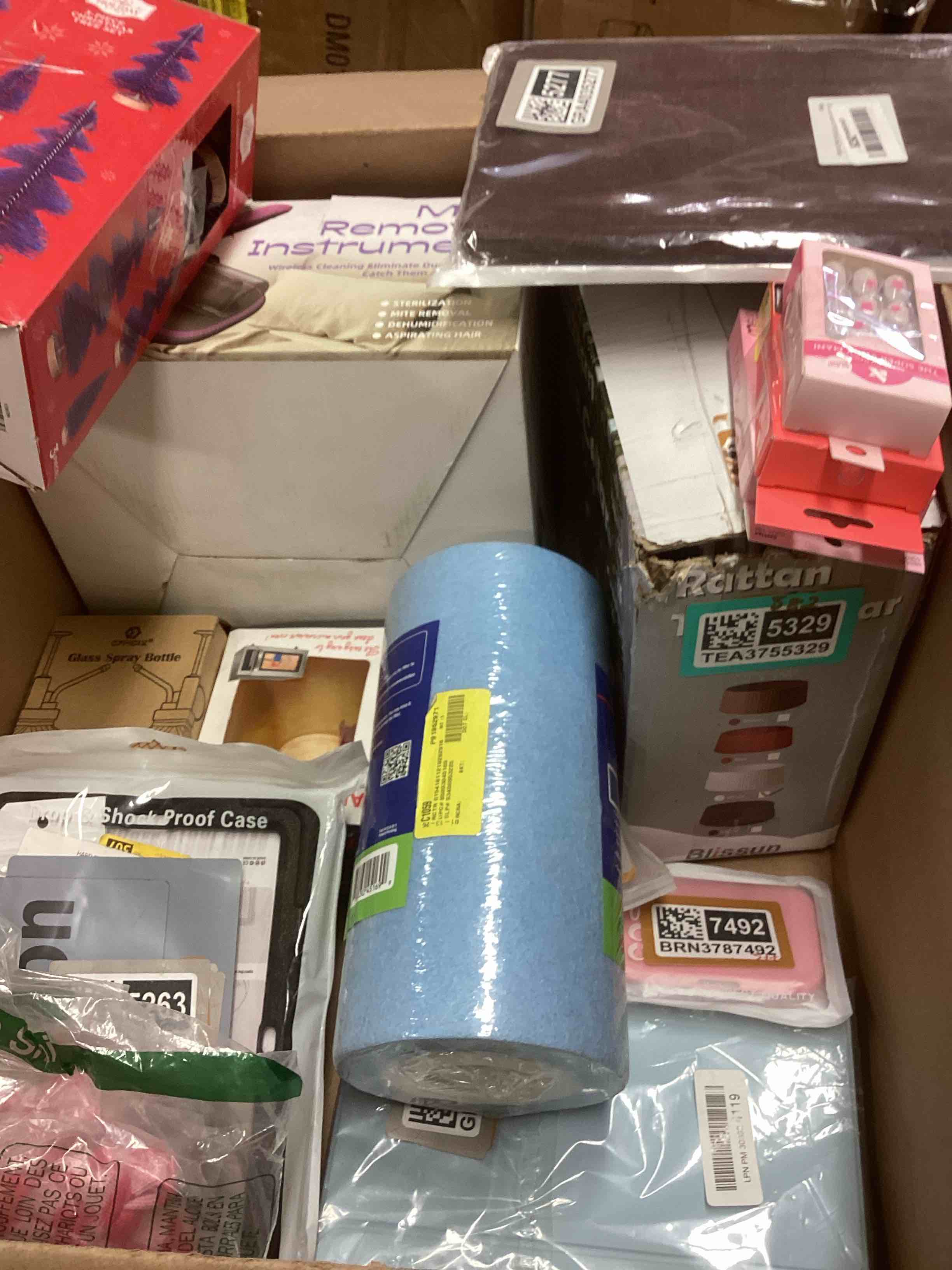 Condition photo showing Good Condition for assorted miscellaneous items ( spray bottle, christmas accessories, pool filter and more)