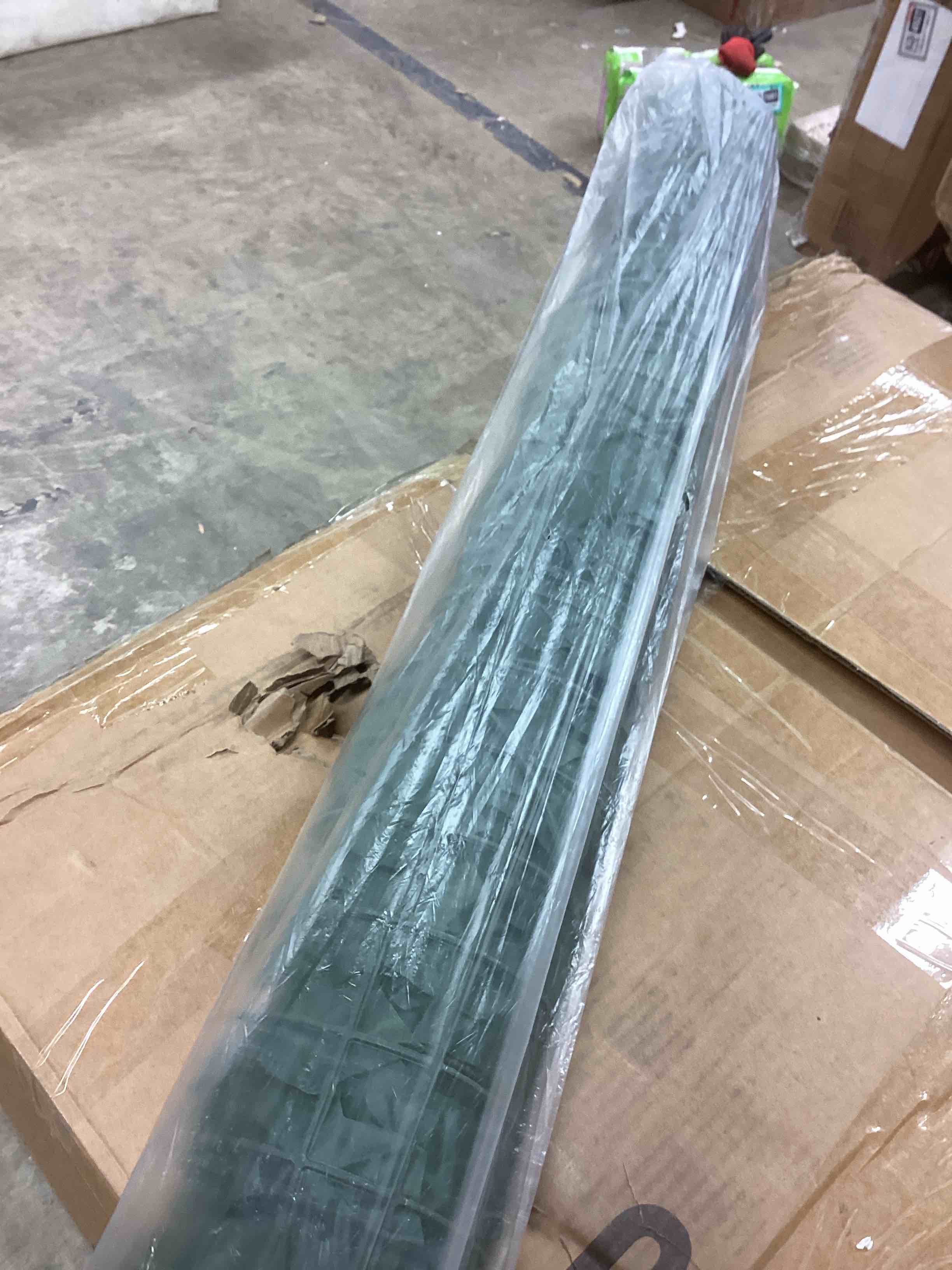 Condition photo showing New/Like New for artificial ivy privacy fence screen