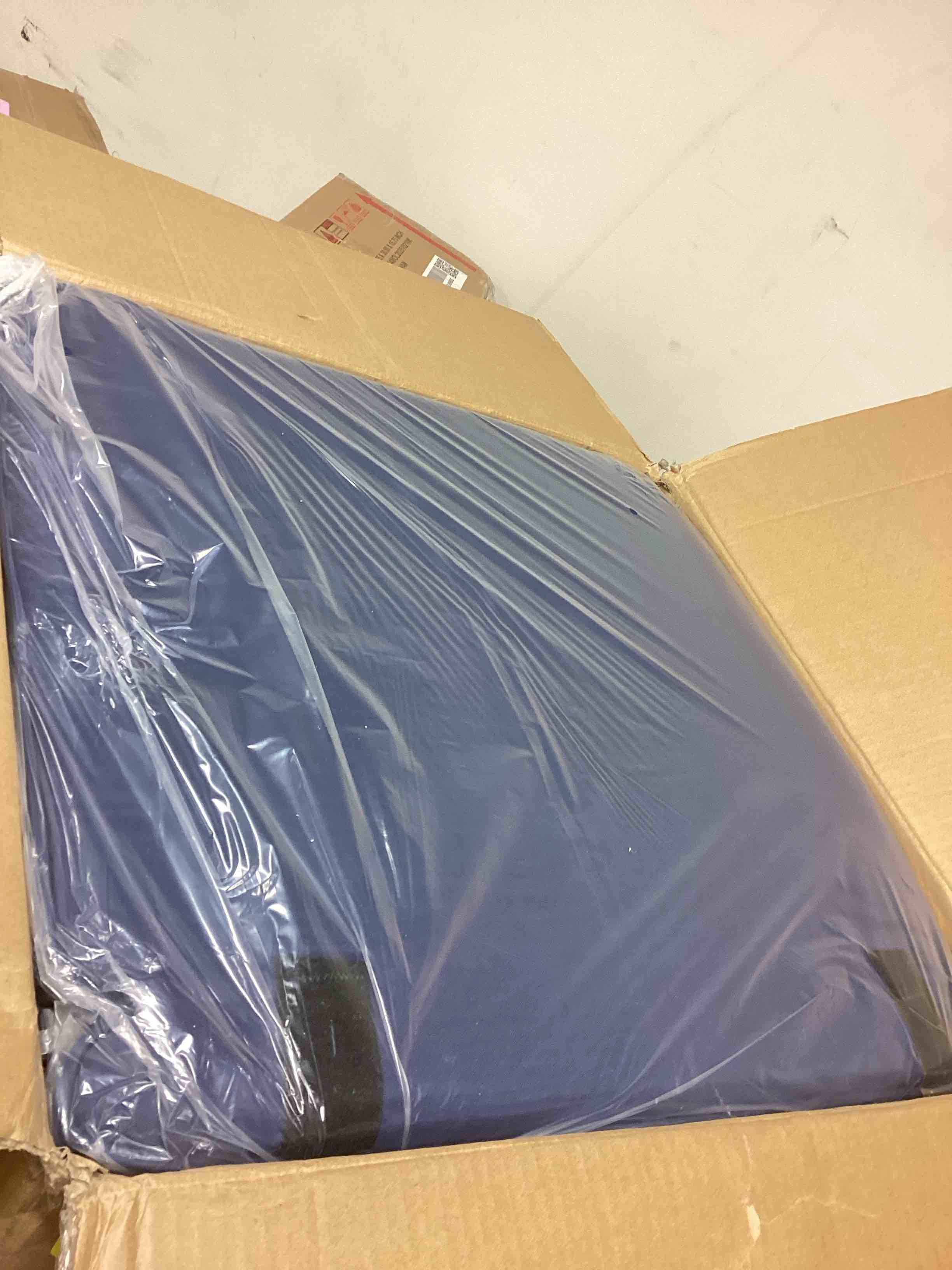 Condition photo showing Good Condition for 5-piece patio conversation set (incomplete one box of two only)