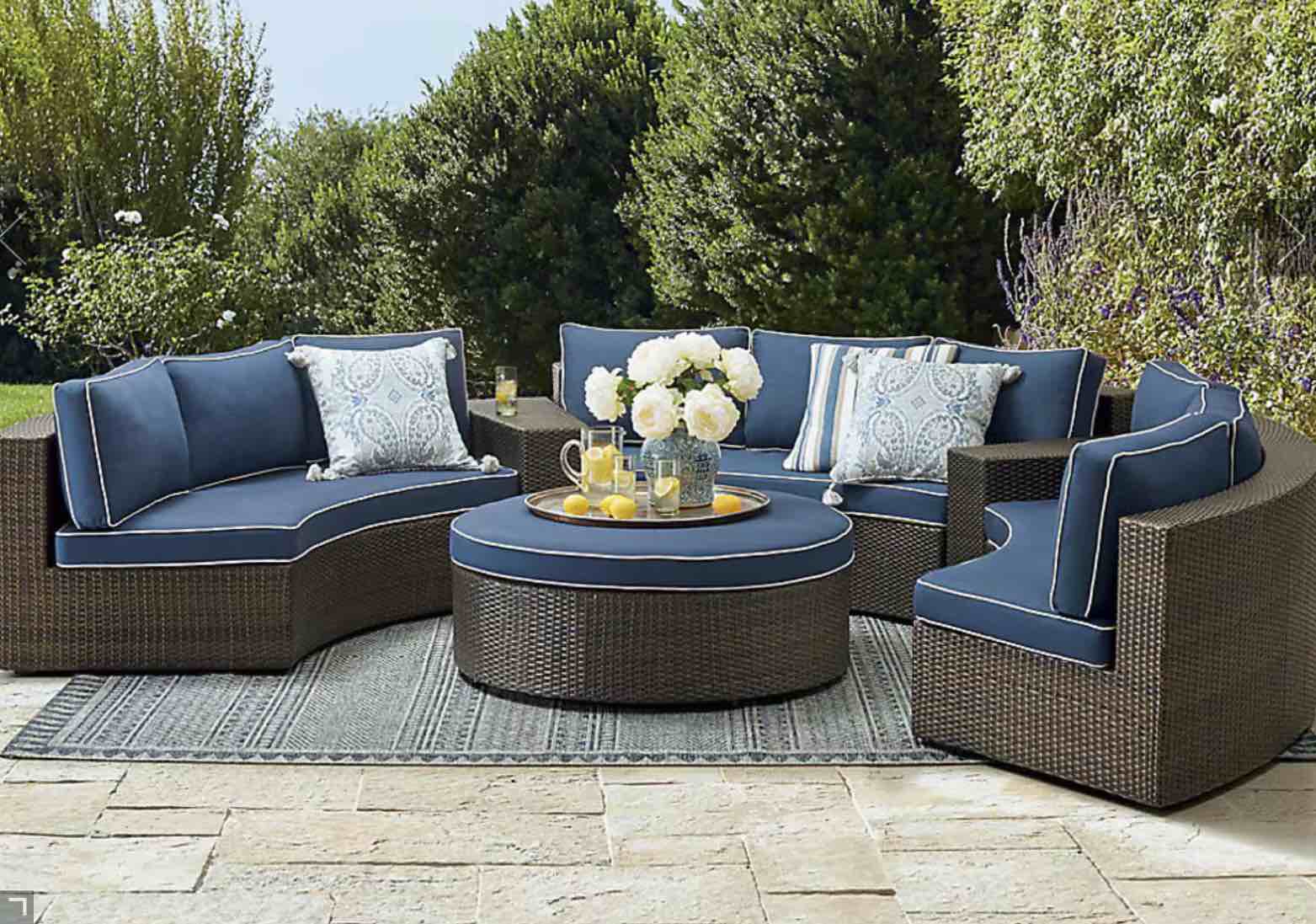 Condition photo showing Good Condition for pasadena ii ottoman in bronze wicker, 4 pillows color grey 