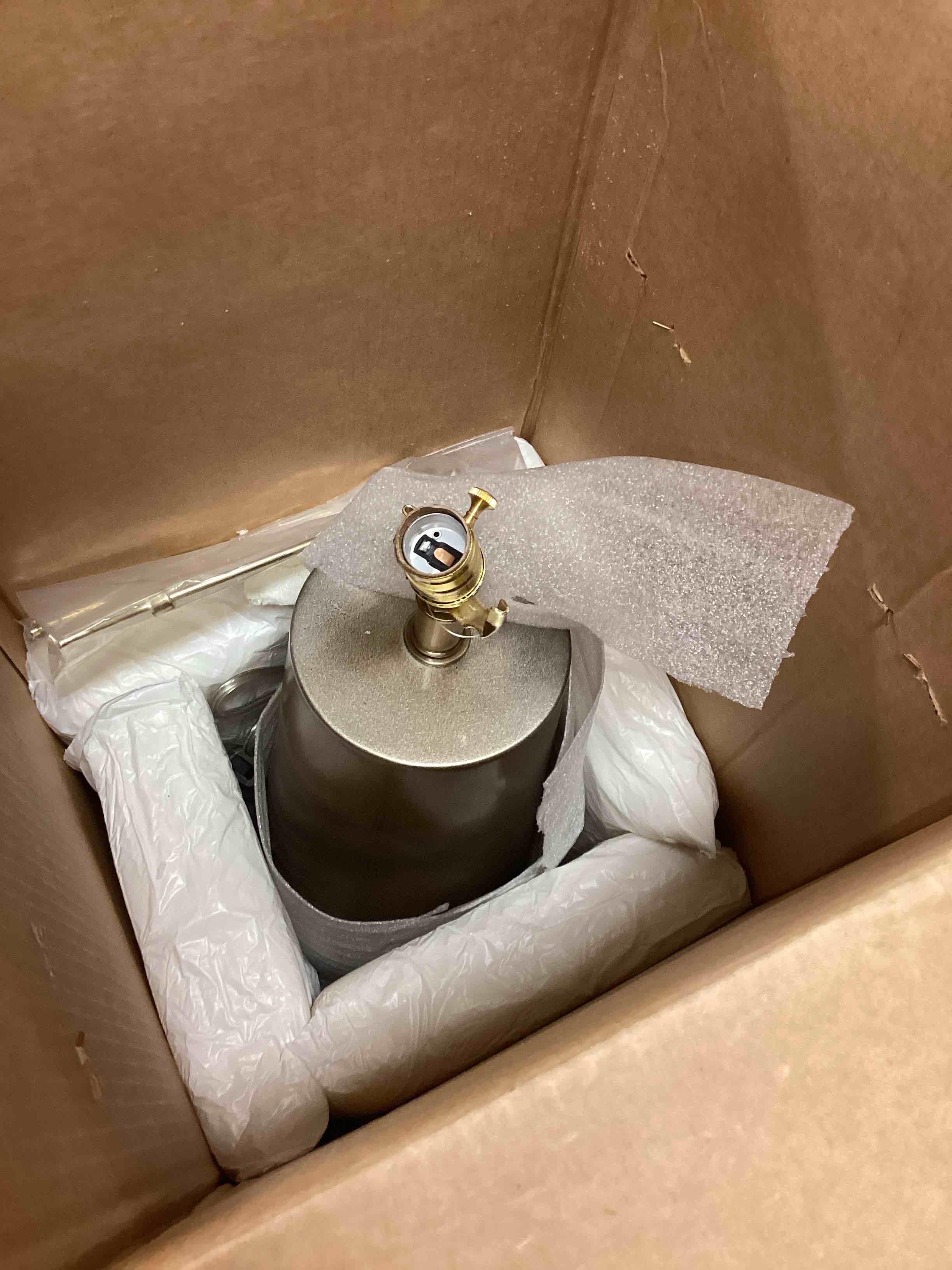Condition photo showing As Is for porter ceramic table lamp lamp, incomplet 