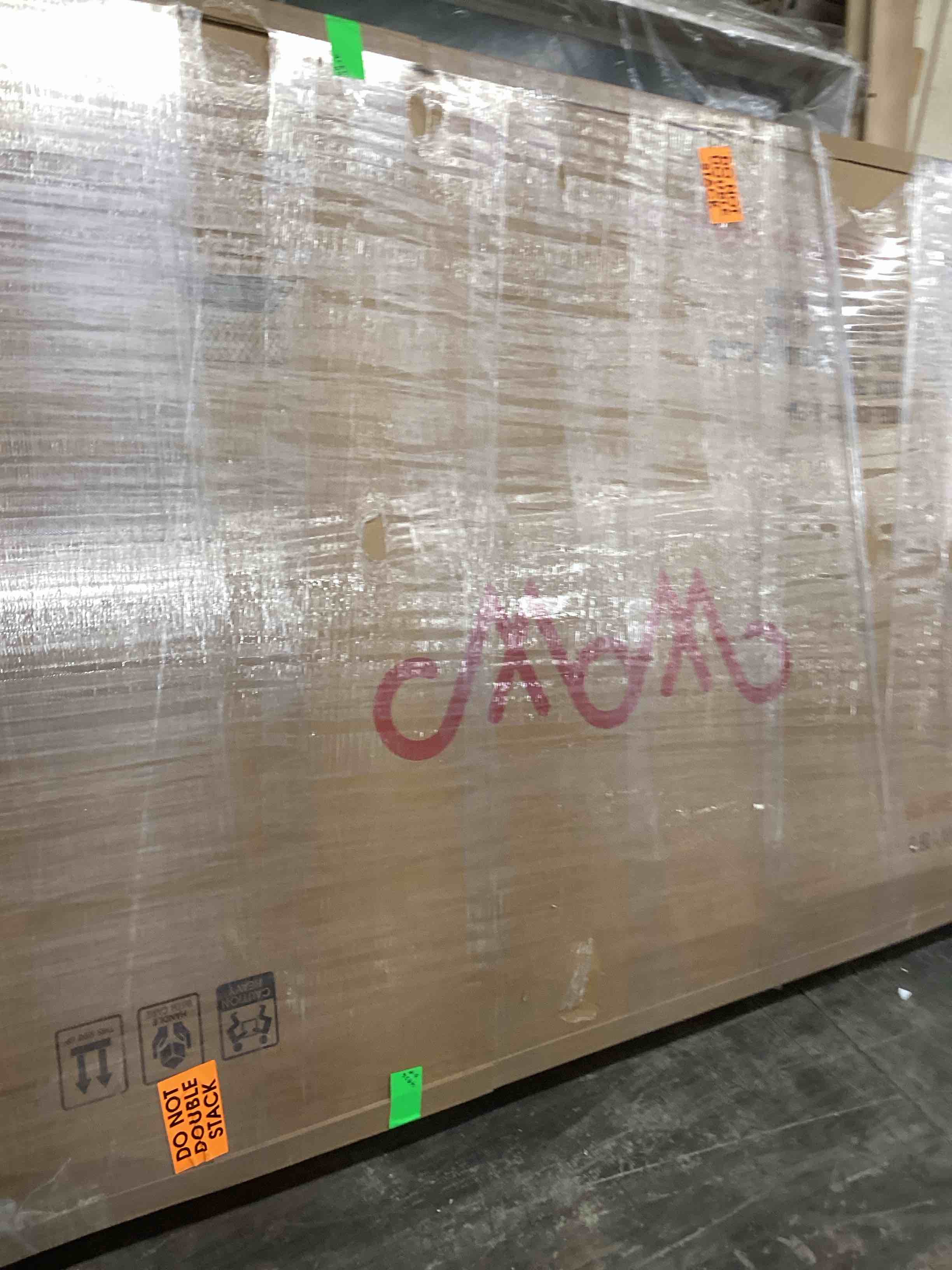 Condition photo showing Good Condition for elen king tufted velvet bed, pink (incomplete 1 box of 3 only) 