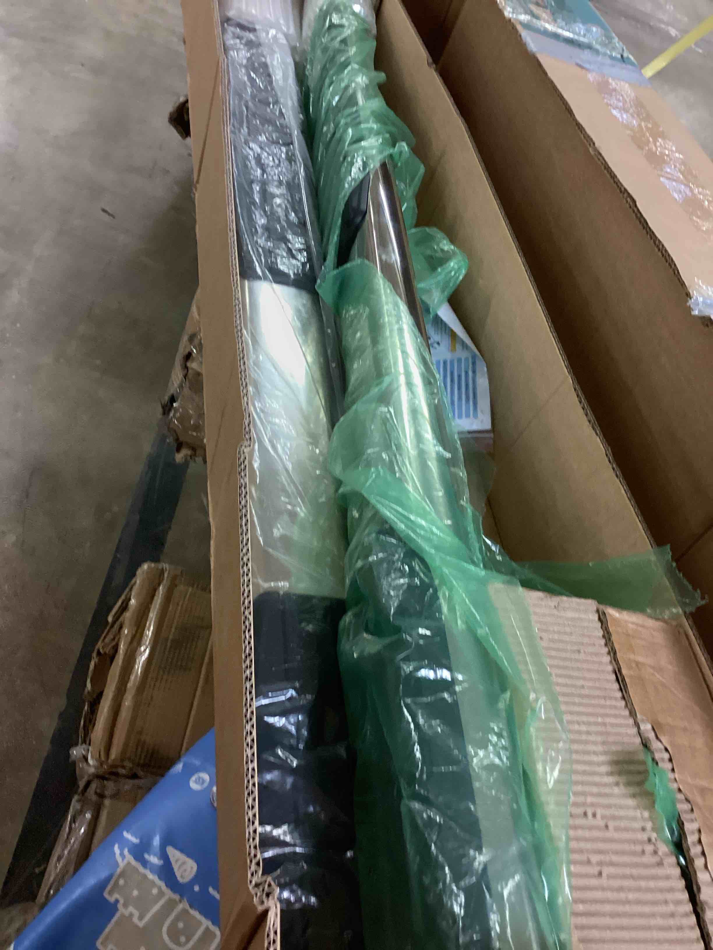 Condition photo showing New/Like New for yhtauto 4.25 inch running boards fit honda ridgeline 2017-2026 crew cab, oval bent ends side steps stainless steel step bars off-road exterior accessories