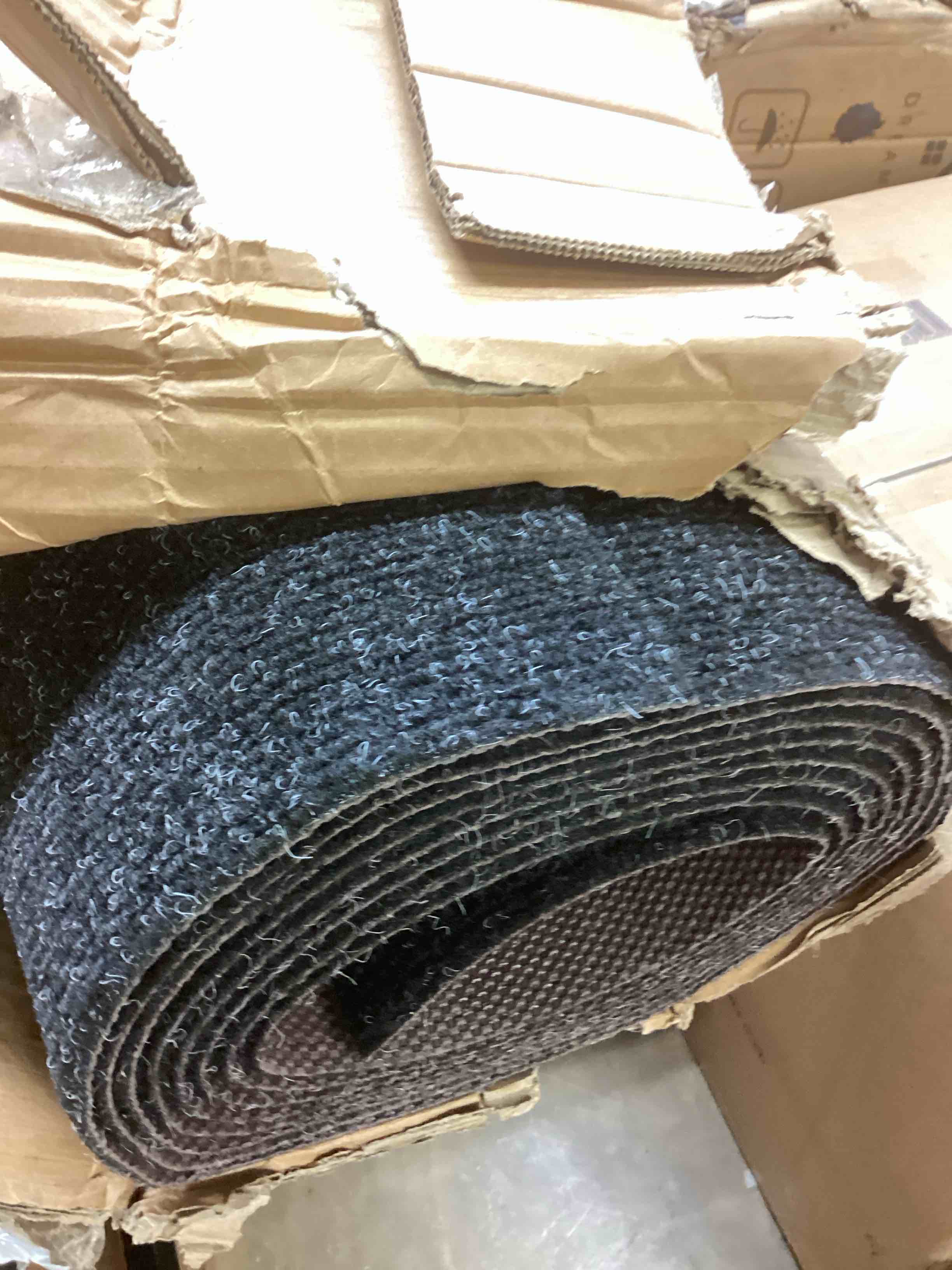 Condition photo showing New/Like New for vevor - marine carpet