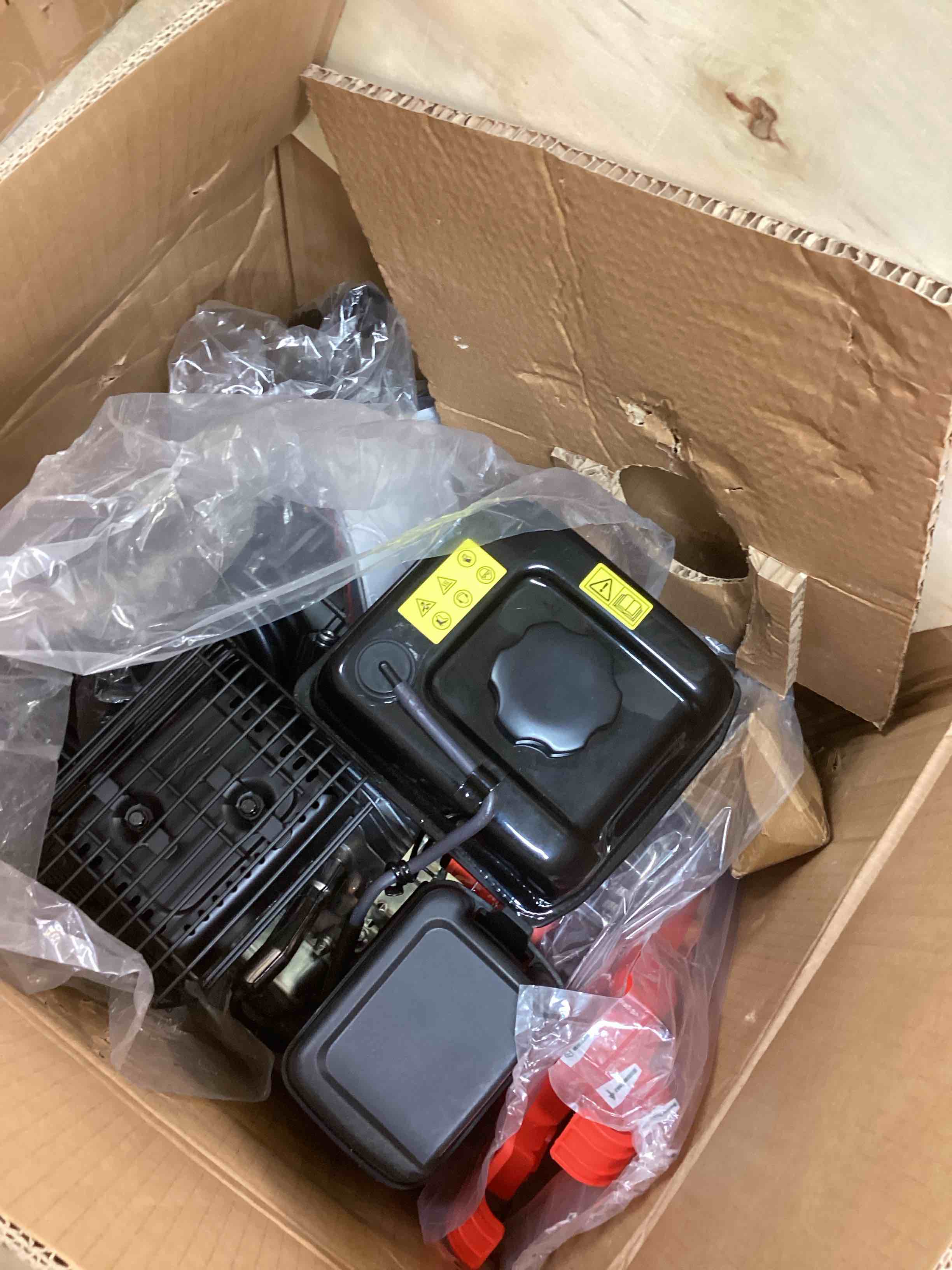 Condition photo showing Good Condition for hugrove 4000 psi gas pressure washer, 2.8 gpm power washer with 7.0hp 210cc engine, 5 quick-connect nozzles, soap tank & 26ft hose, pressure washer for driveways and car wash (pressure washer06)