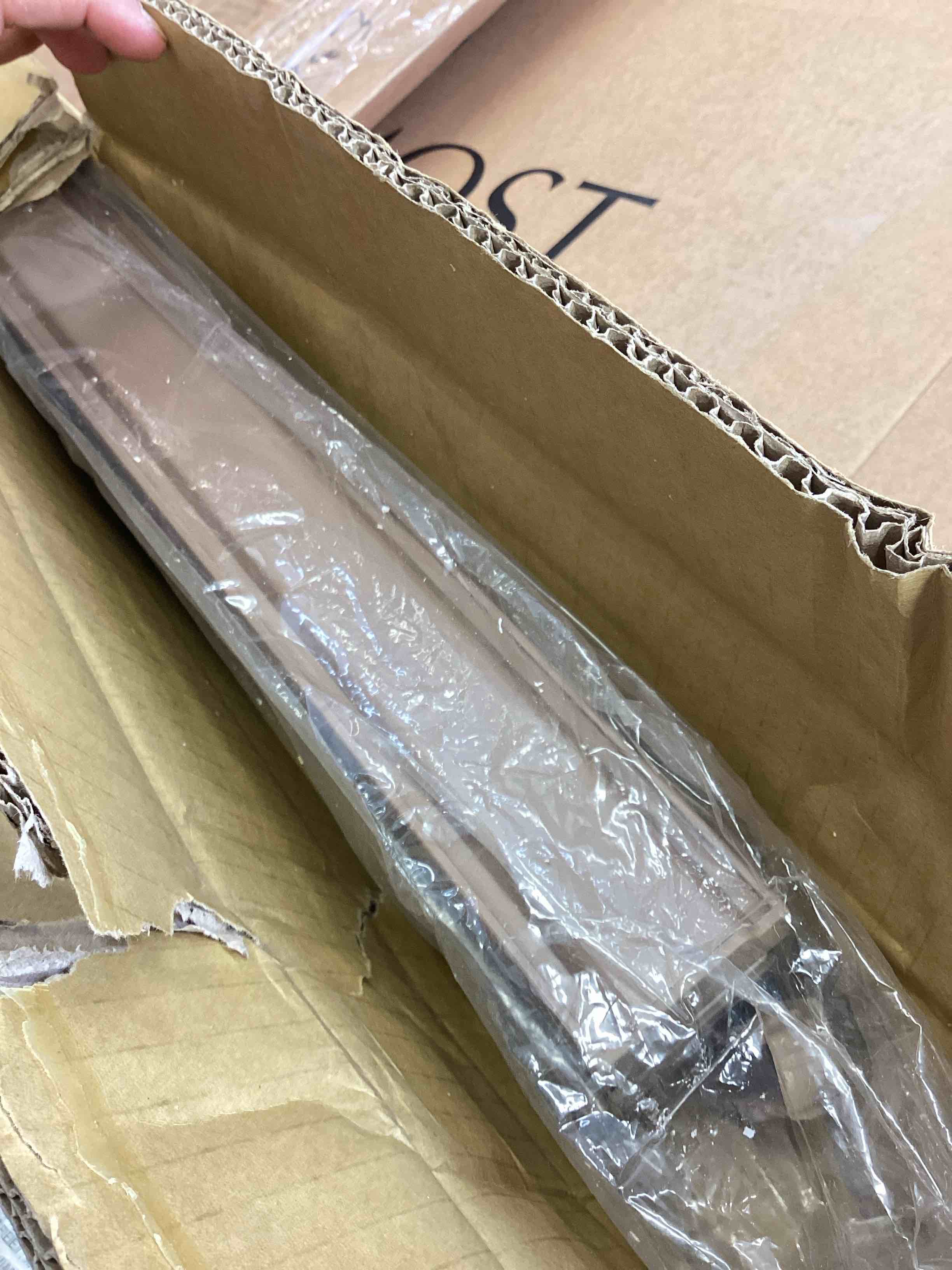 https://s3.amazonaws.com/lotting-images-prod/bidfta/TEA4411525_1777047525280.jpeg