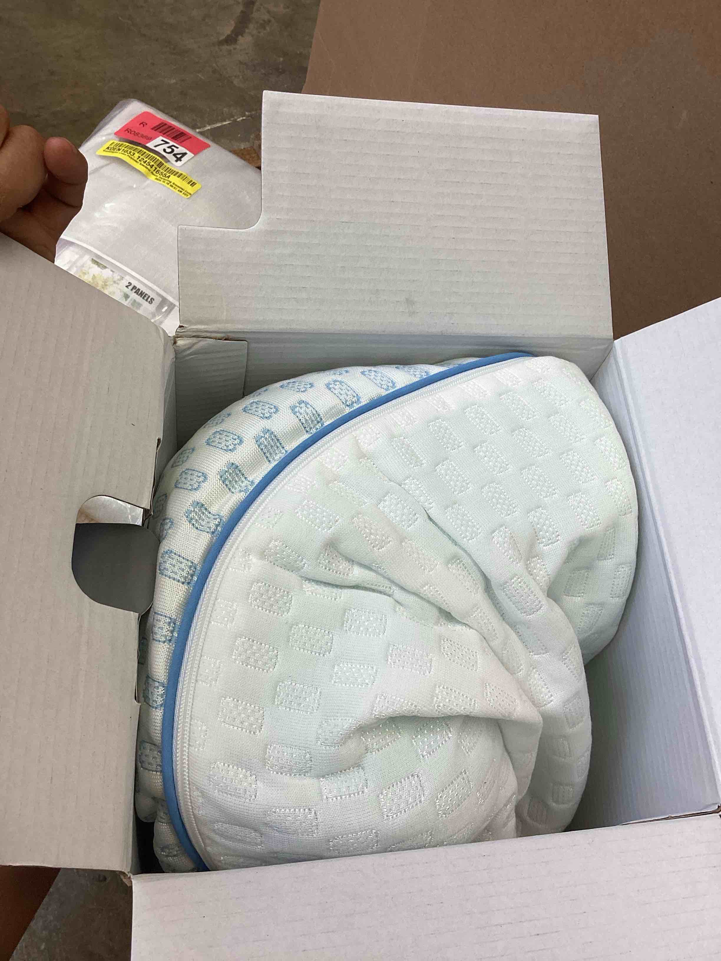 Condition photo showing Good Condition for weekender ventilated gel memory foam pillow with reversible cooling cover - two-sided for all-season comfort - washable cover - standard