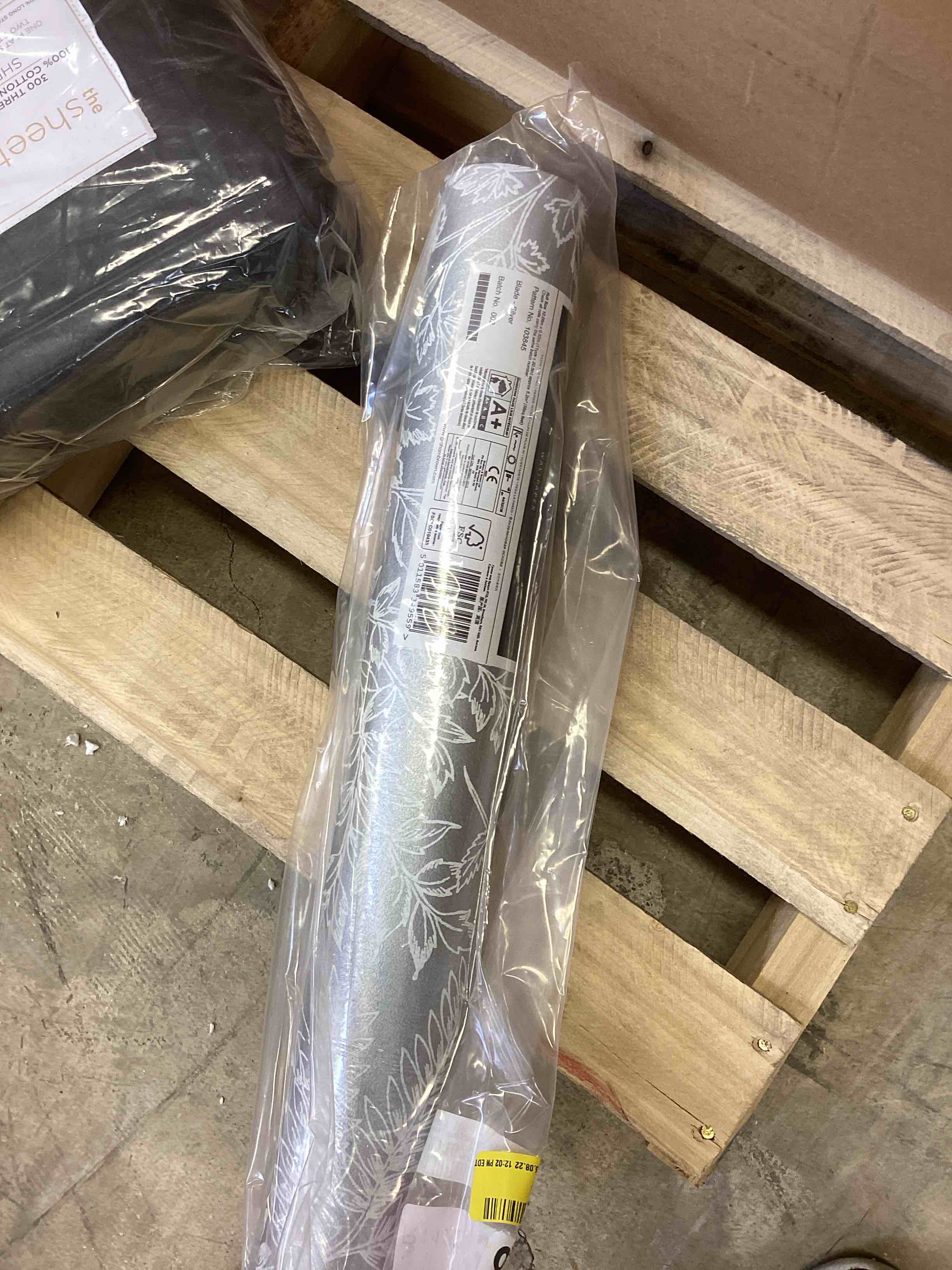 Condition photo showing New/Like New for blade silver wallpaper 11 yds x20.5” 