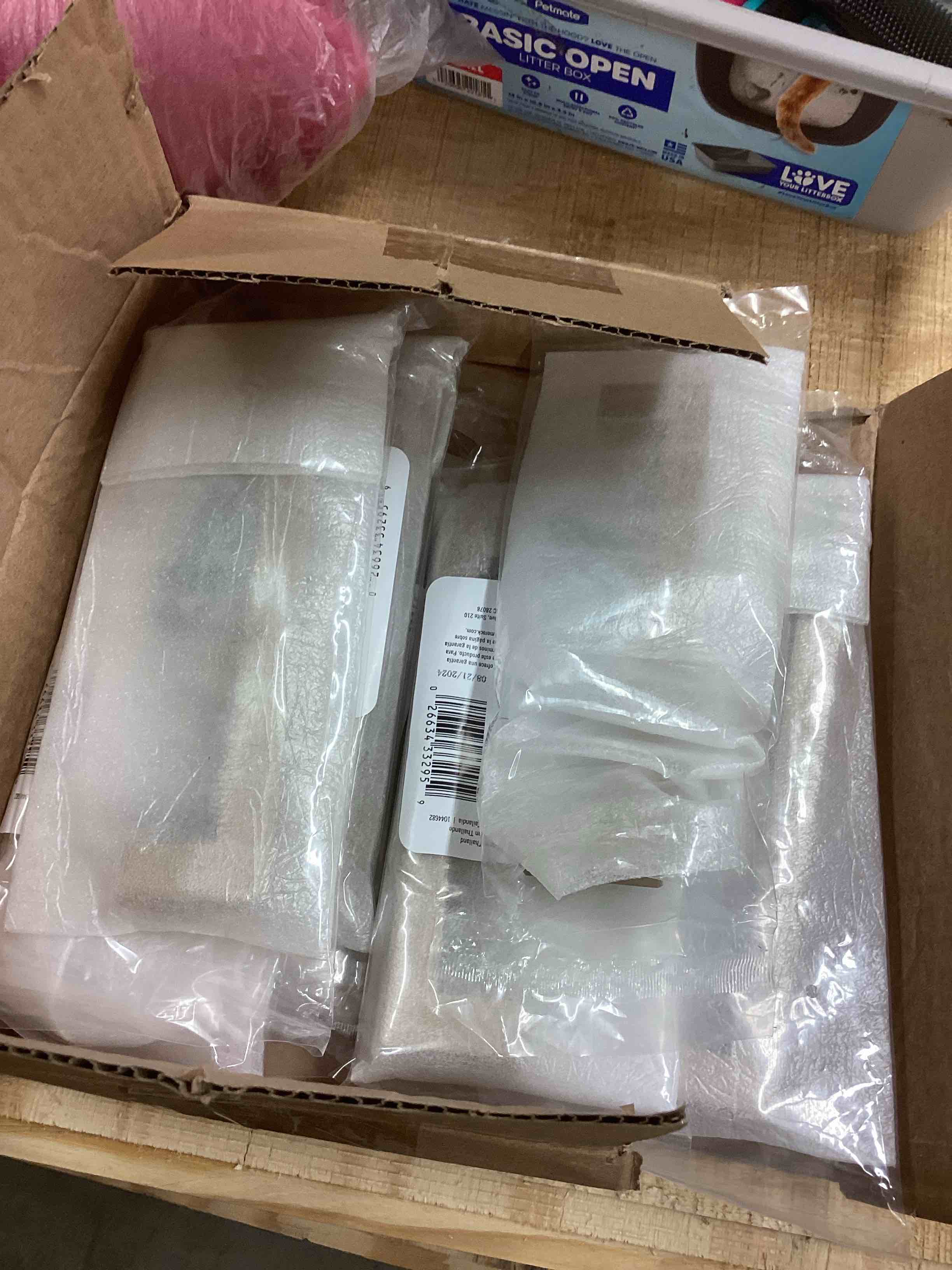 Condition photo showing New/Like New for versa 5-1/16 in. (128mm) modern golden champagne bar cabinet pull 10-pack