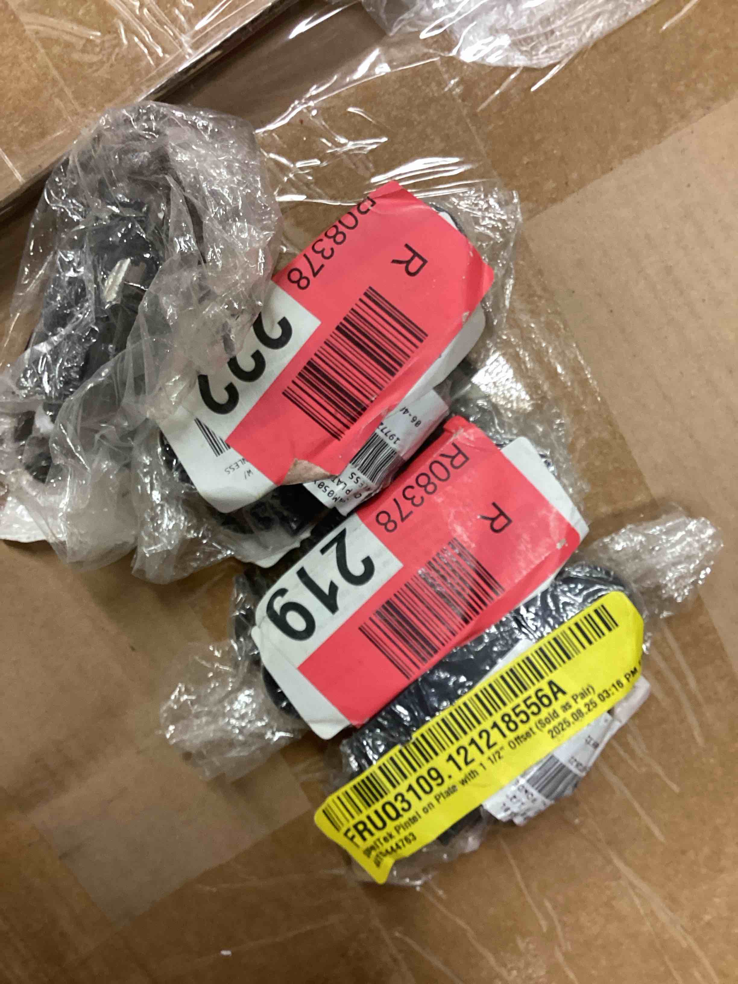 Condition photo showing Good Condition for steeltek pintel on plate with 1/2" offset (sold as pair), 304 stainless steel, powder coated black