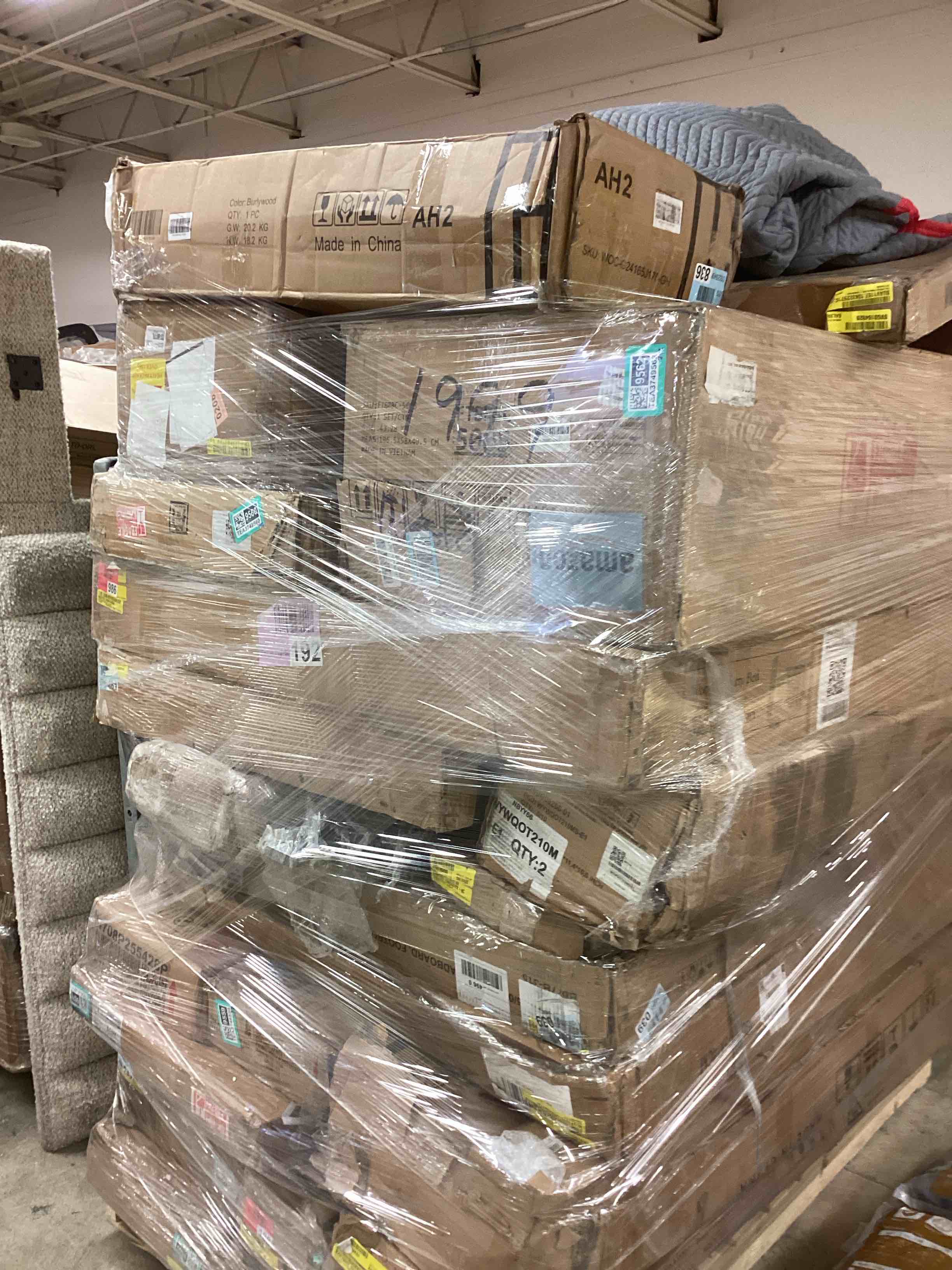 pallet lot