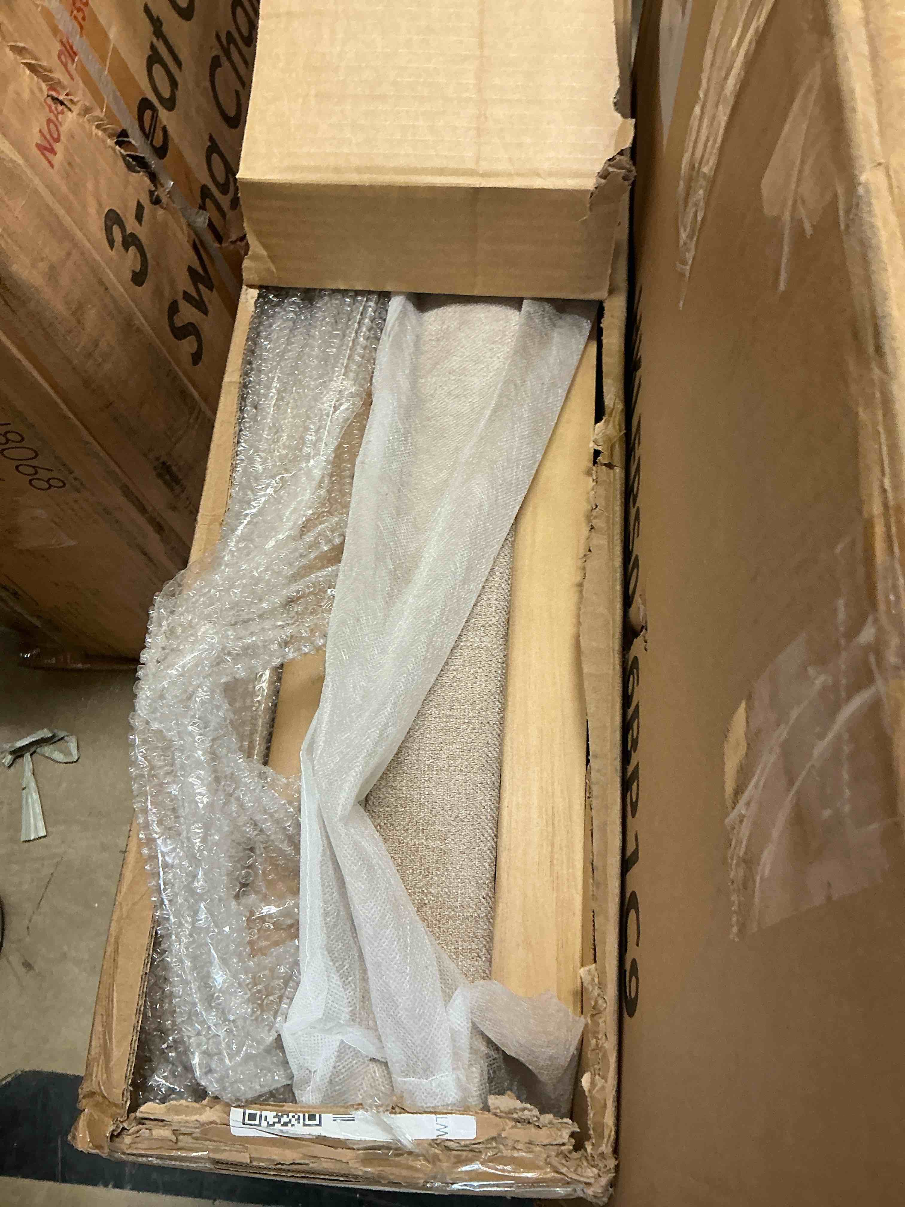 Condition photo showing Good Condition for hahnville upholstered storage bench