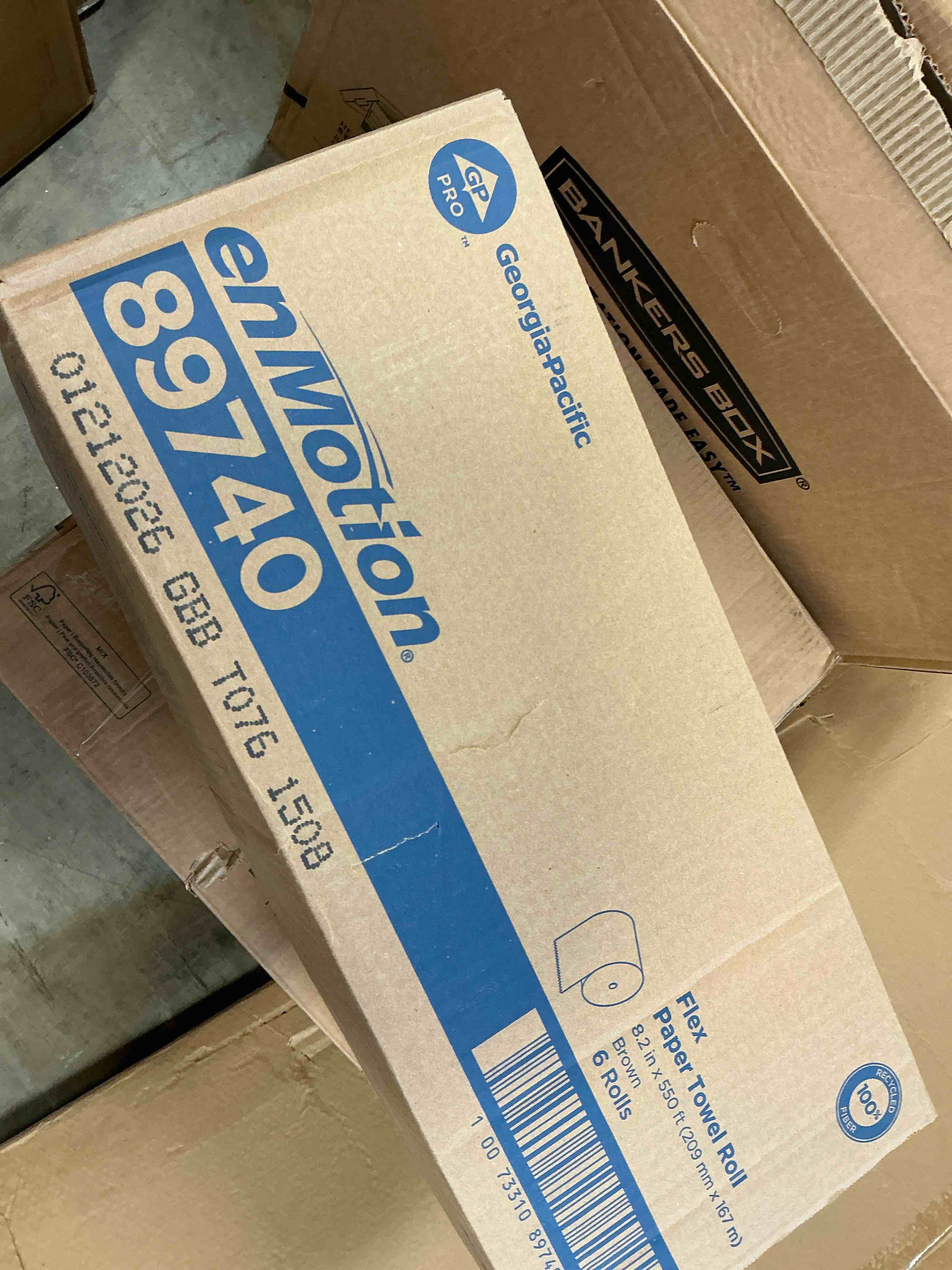 Condition photo showing New/Like New for georgia-pacific - paper towels - enmotion flex paper towel rolls - 8-1/4 x 550 - brown