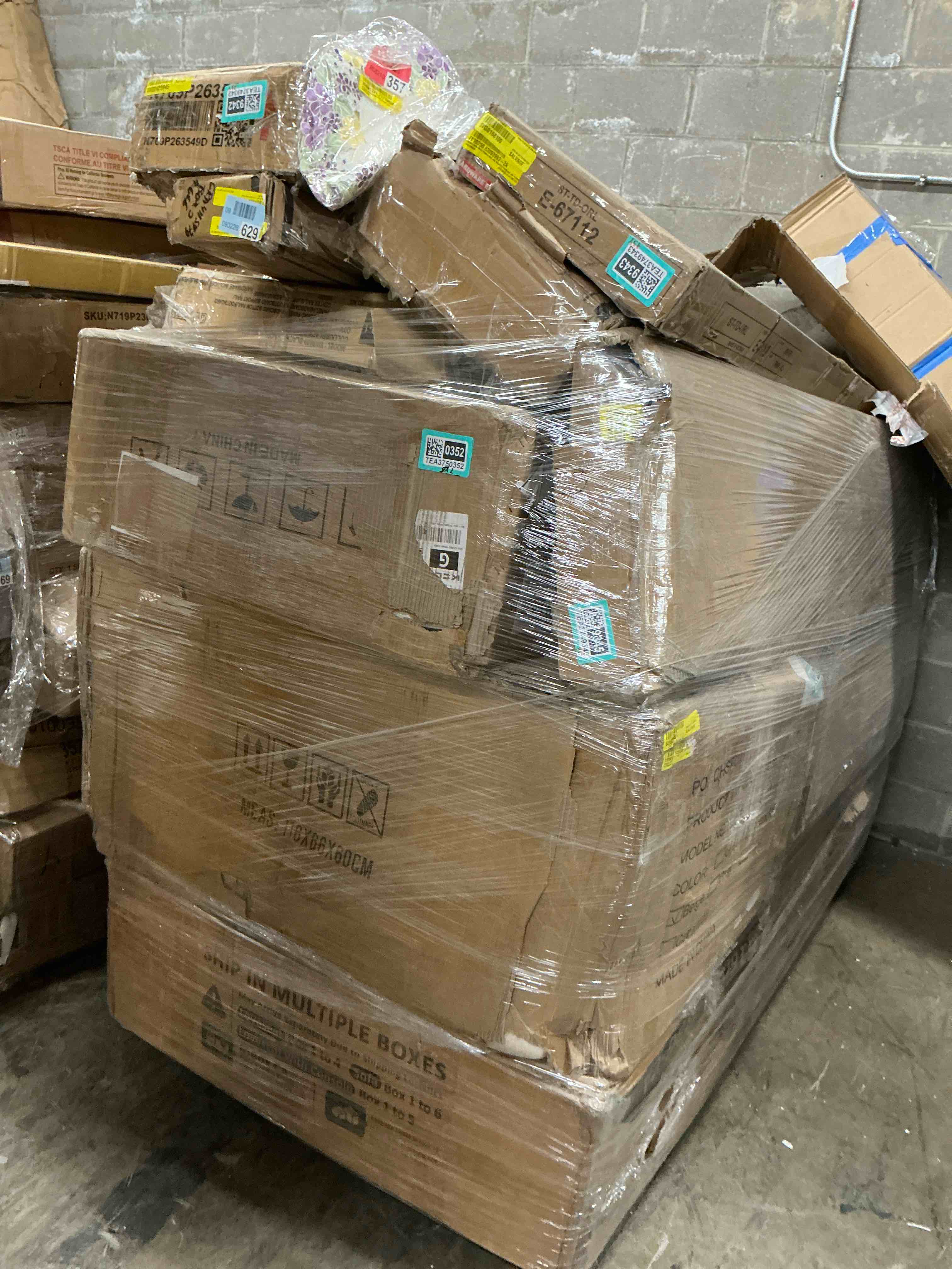 PALLET LOT OF ASSORTED INCOMPLETE FURNITURE