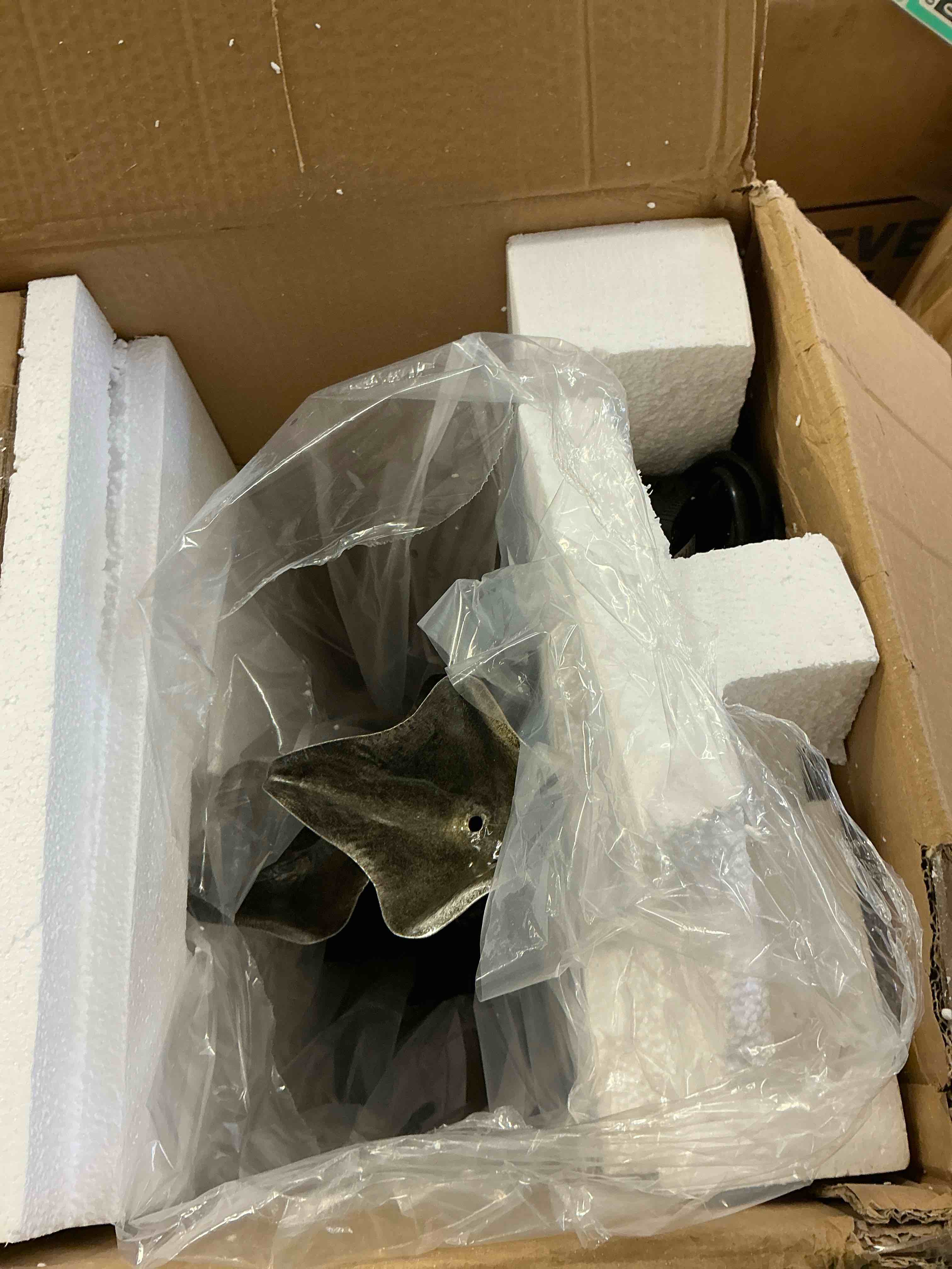 https://s3.amazonaws.com/lotting-images-prod/bidfta/TEA4412367_1781099859022.jpeg