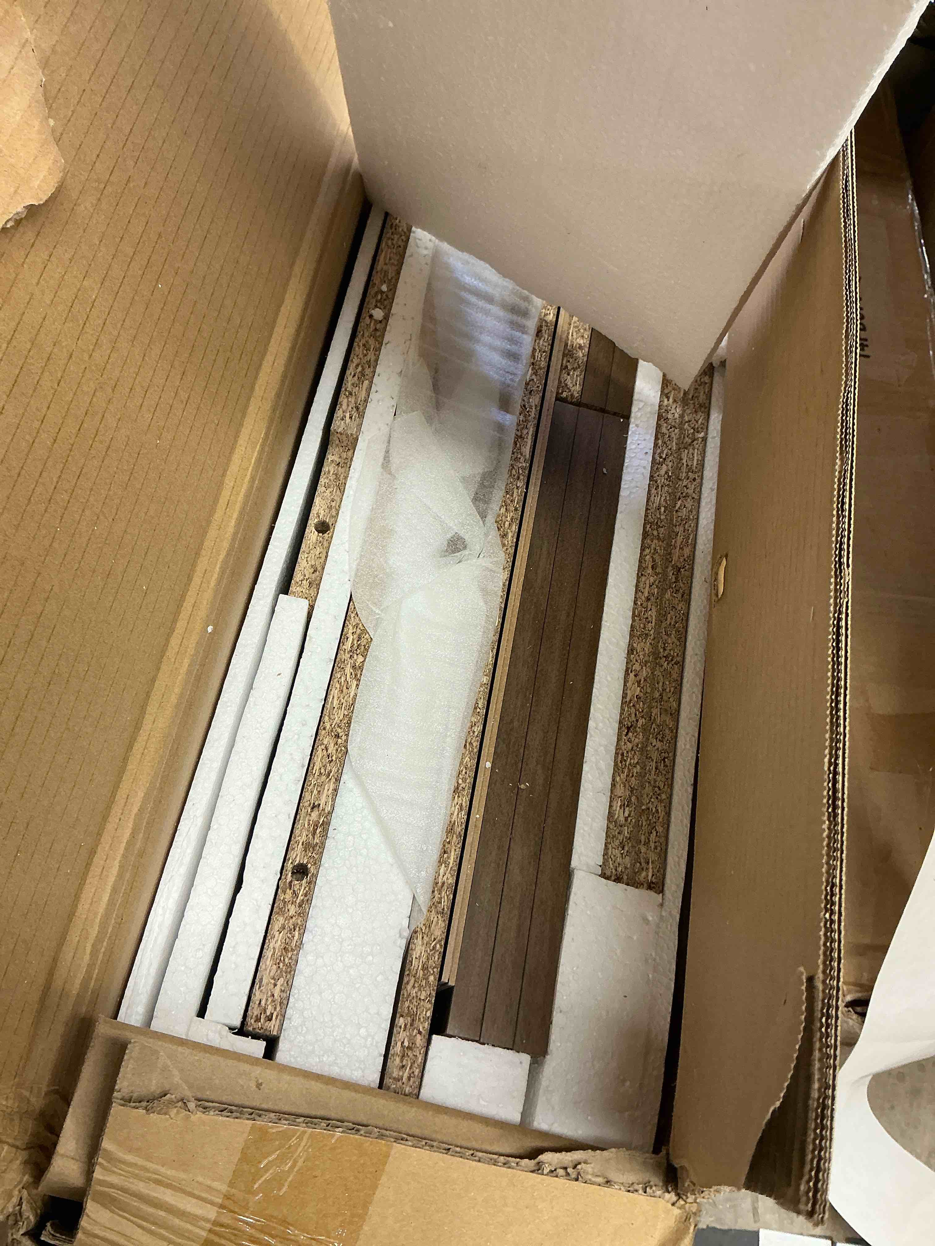 https://s3.amazonaws.com/lotting-images-prod/bidfta/TEA4412411_1781120668253.jpeg