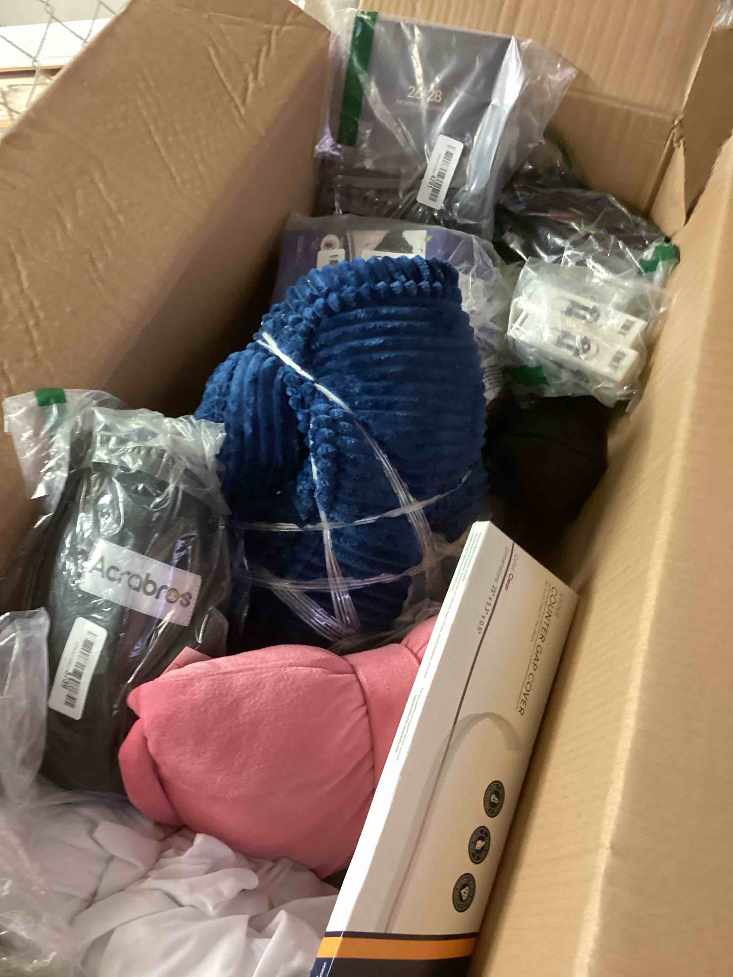 assorted miscellaneous items 