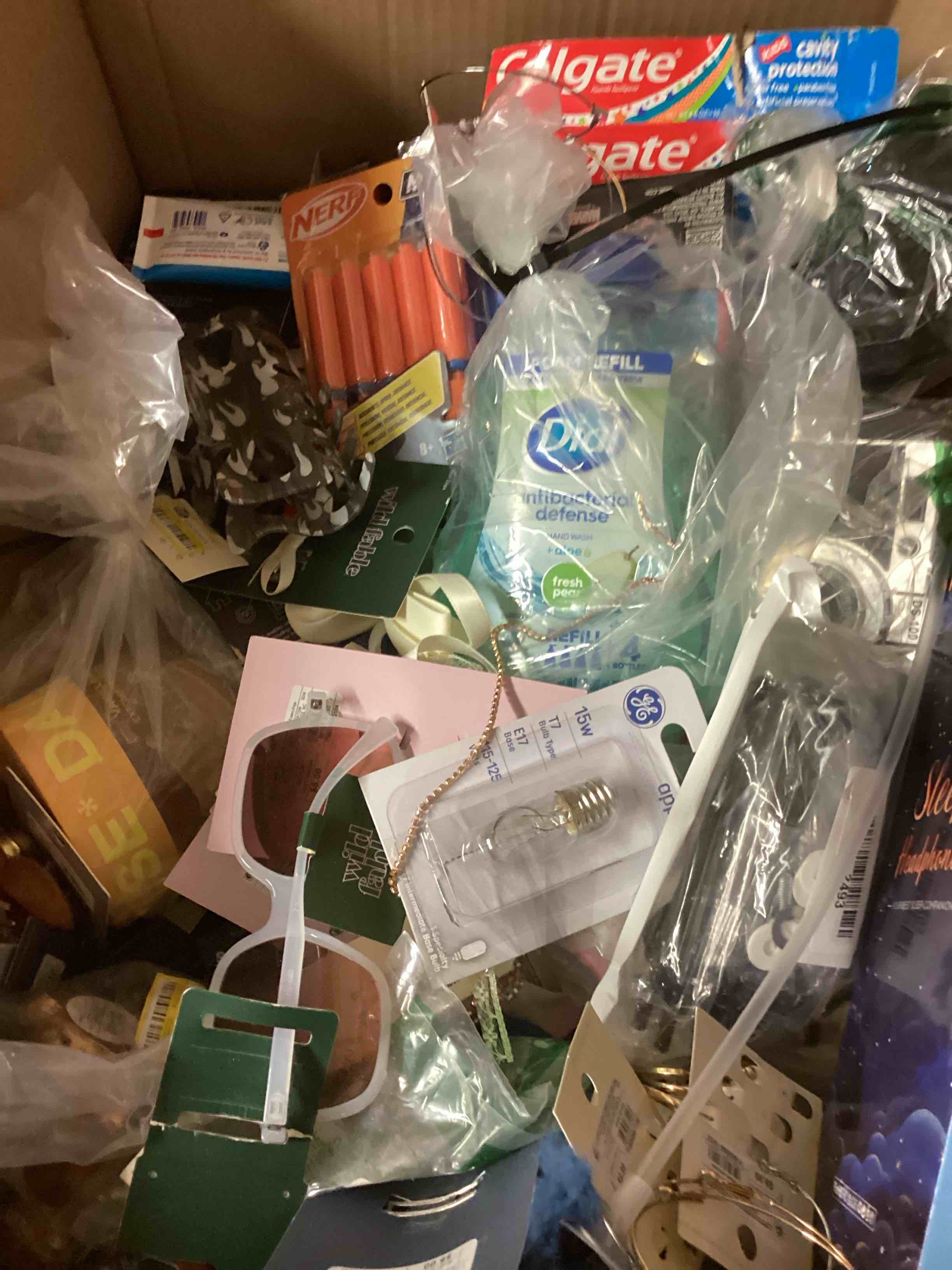Condition photo showing As Is for assorted small miscellaneous items 