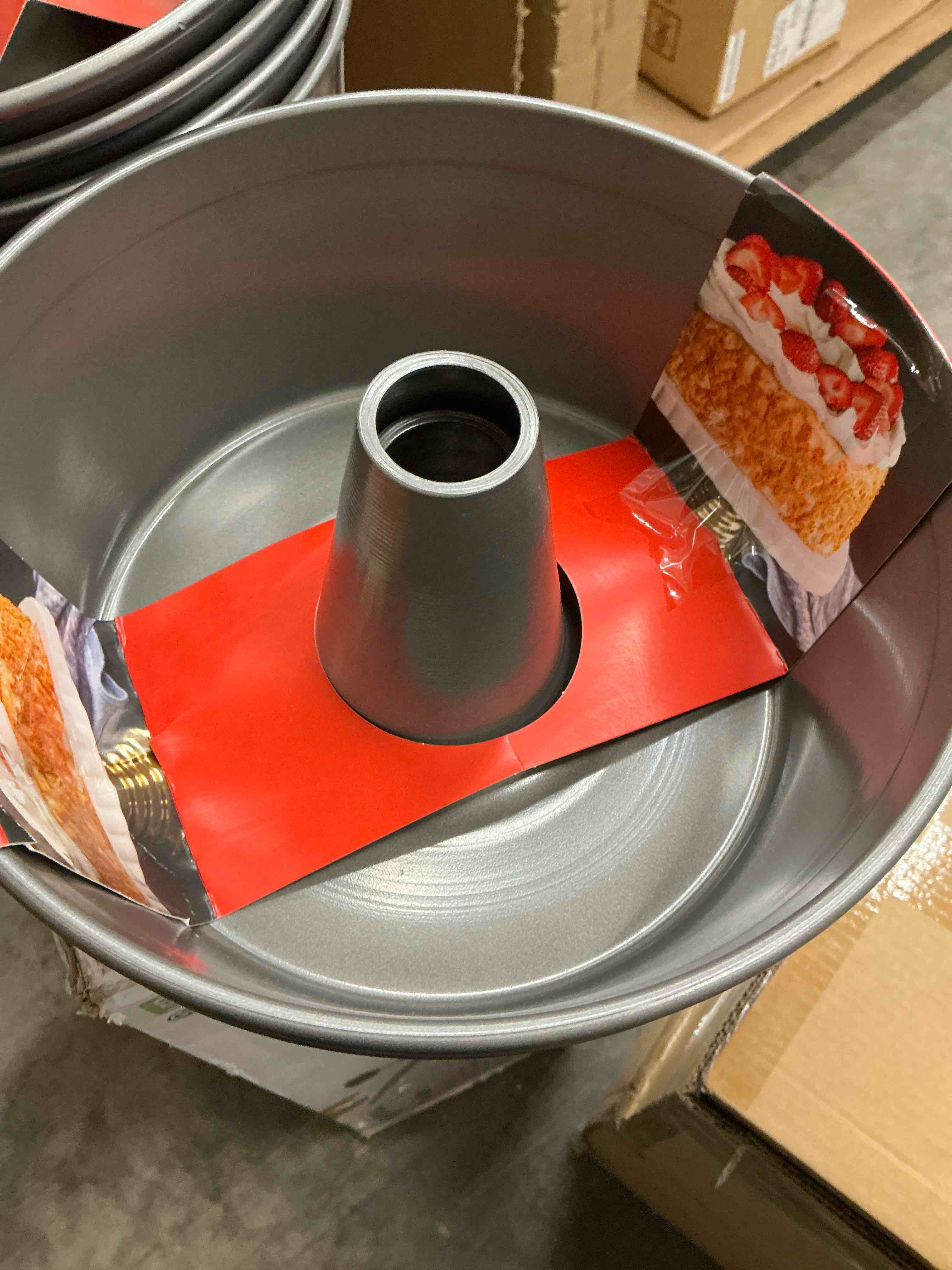 Condition photo showing New/Like New for nordic ware angel food cake pan, 16 cups