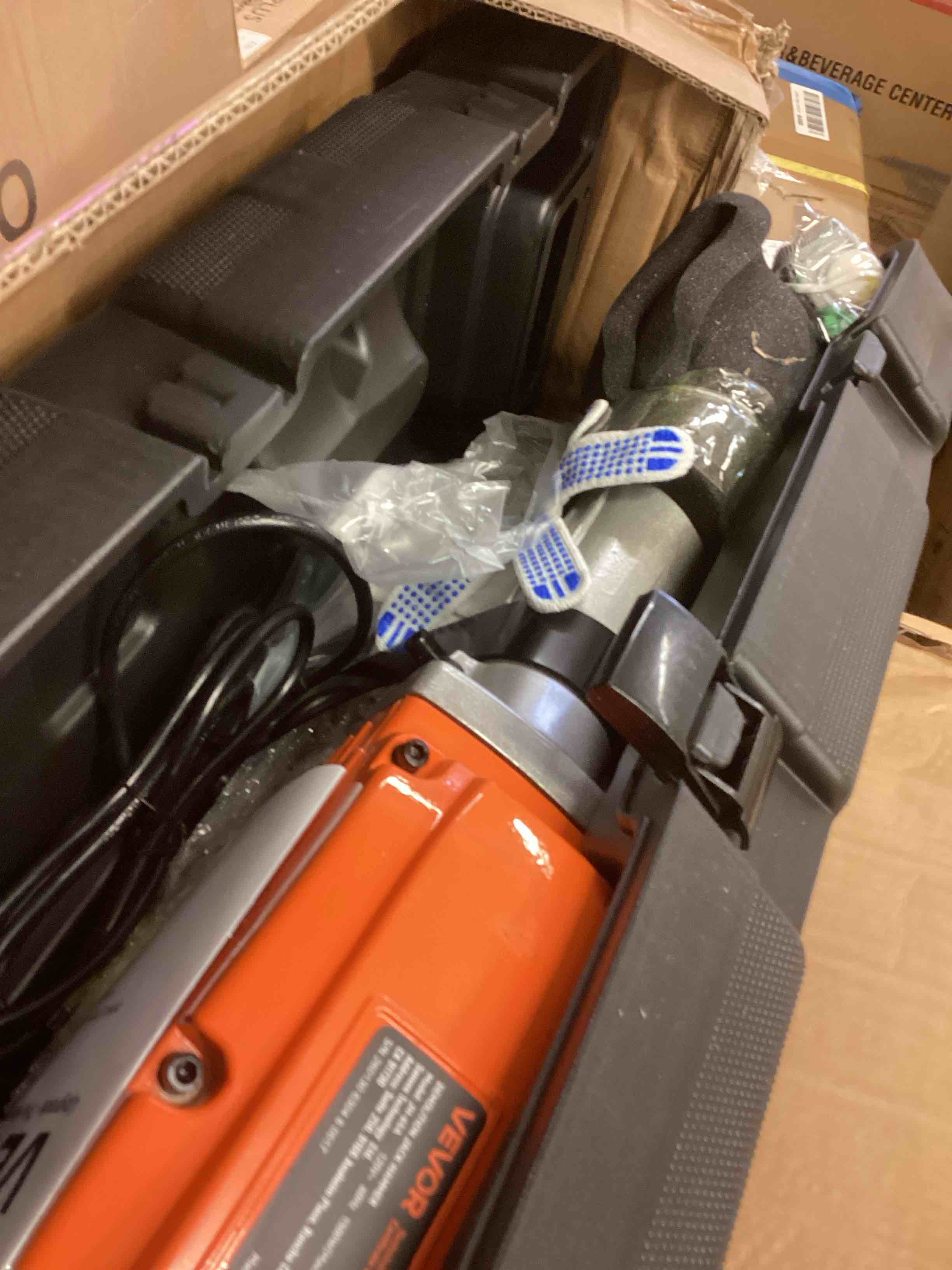 Condition photo showing Good Condition for vevor demolition jack hammer, max 2200w electric jackhammer heavy duty, 1350 bpm concrete breaker 2pcs chisels bit chipping with case, orange