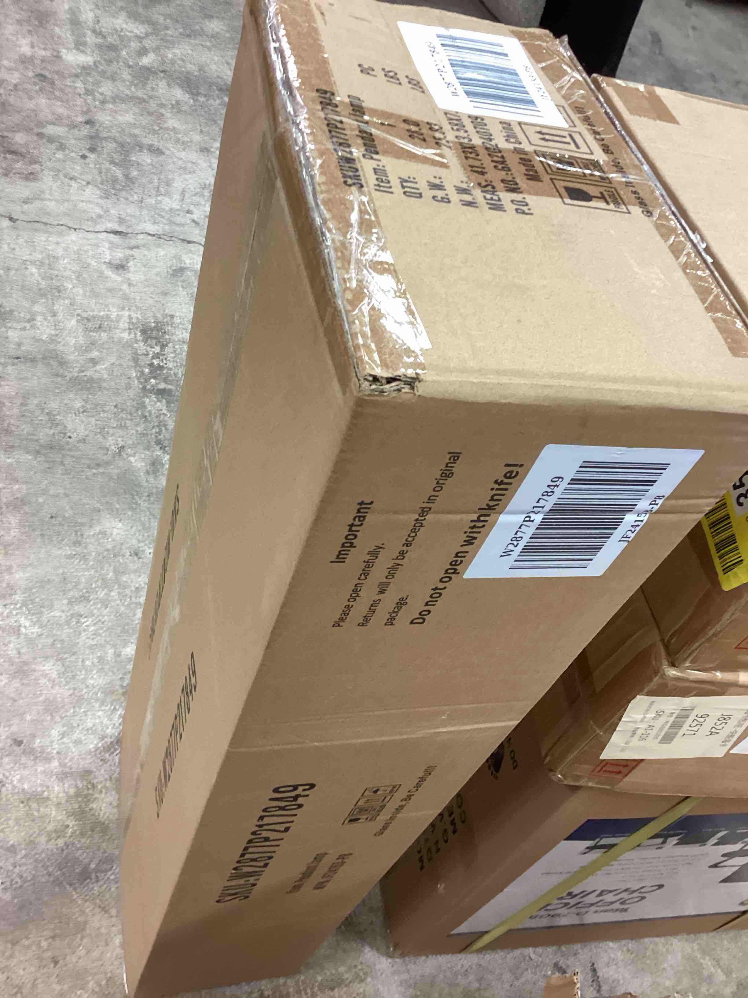 https://s3.amazonaws.com/lotting-images-prod/bidfta/TEA4417125_1780937907041.jpeg
