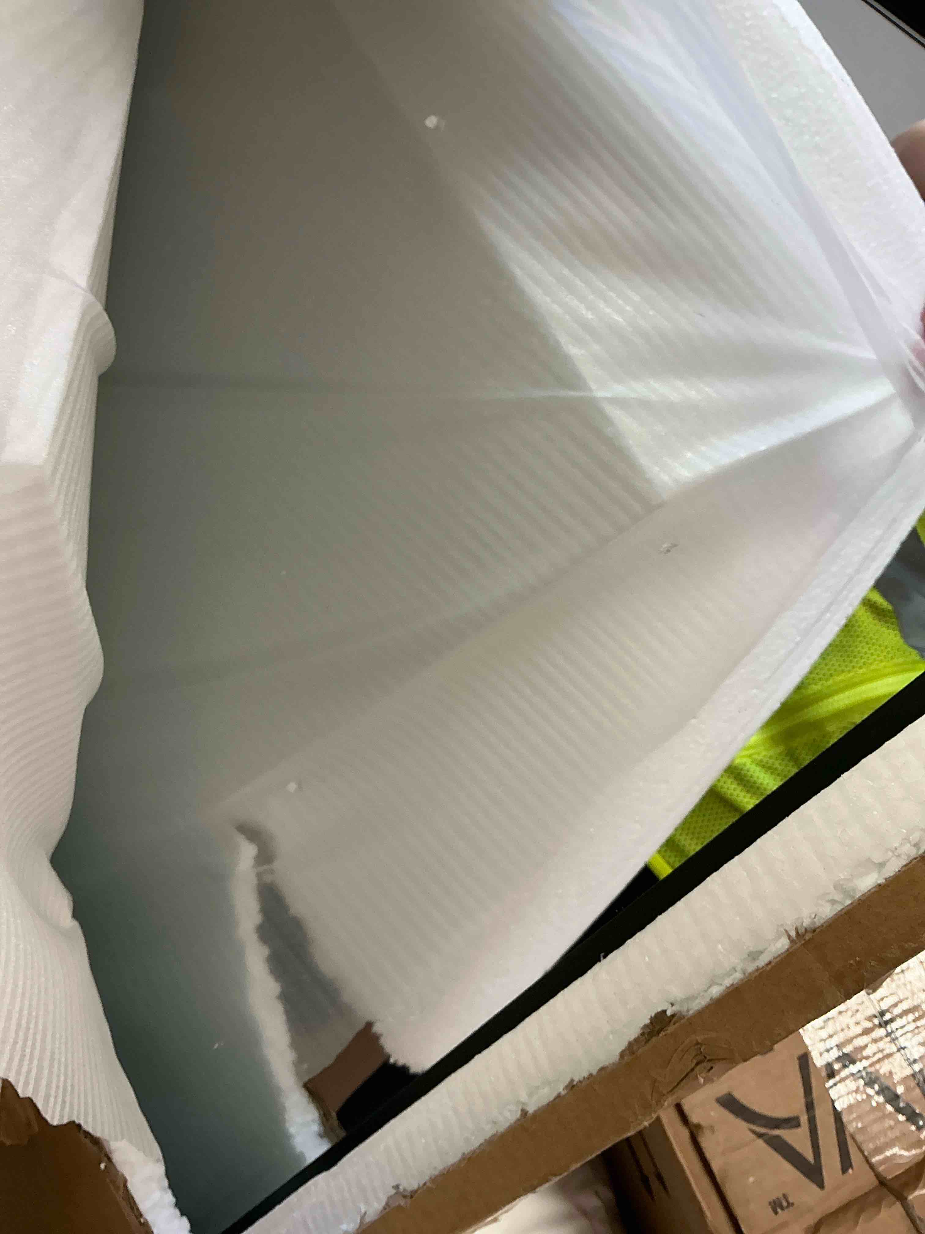 Condition photo showing Good Condition for ayra 42 x 33 inch black mirror in 33 x 42