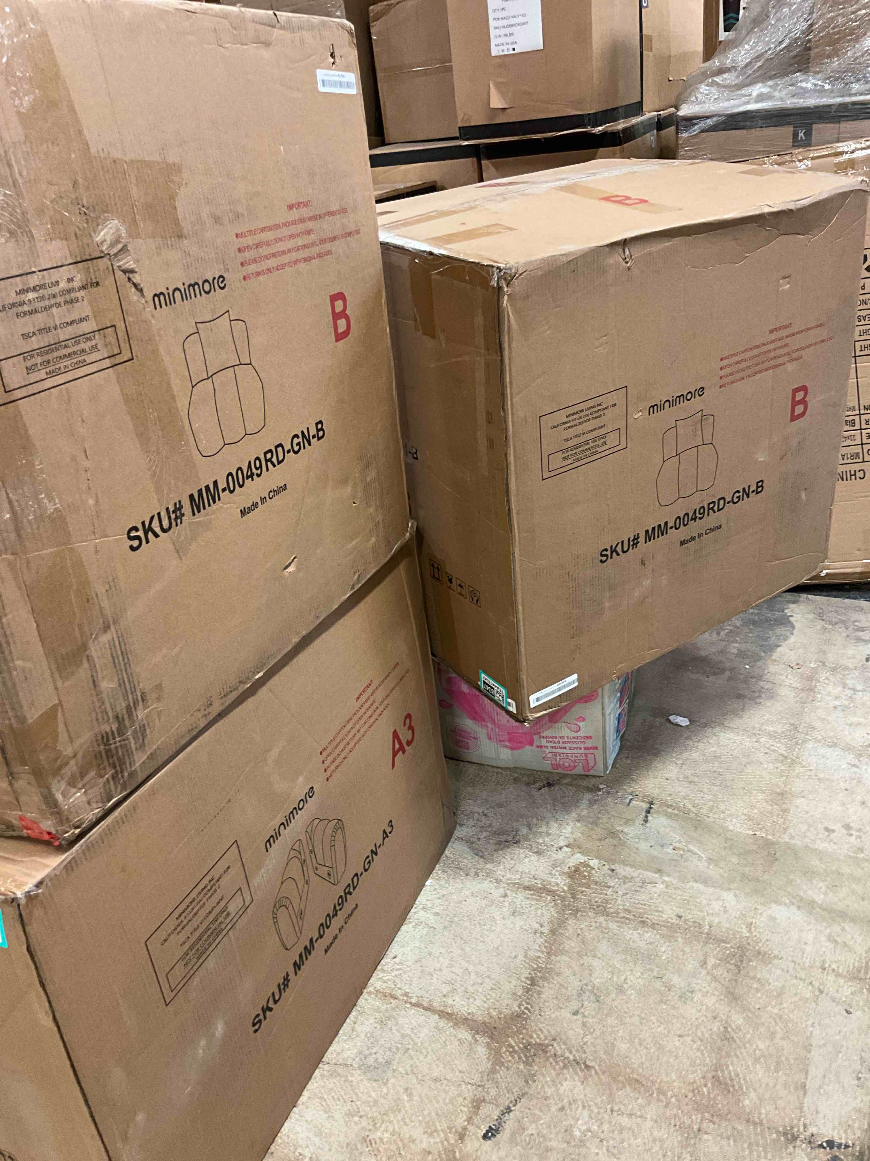 Condition photo showing New/Like New for ( 1 box contains sofa arms & 2 boxes contains middle single seats on each box see pictures) ollis minimore modern style modular free combination winnie sofa type3 ( 3 boxes for pick up ) item not complete